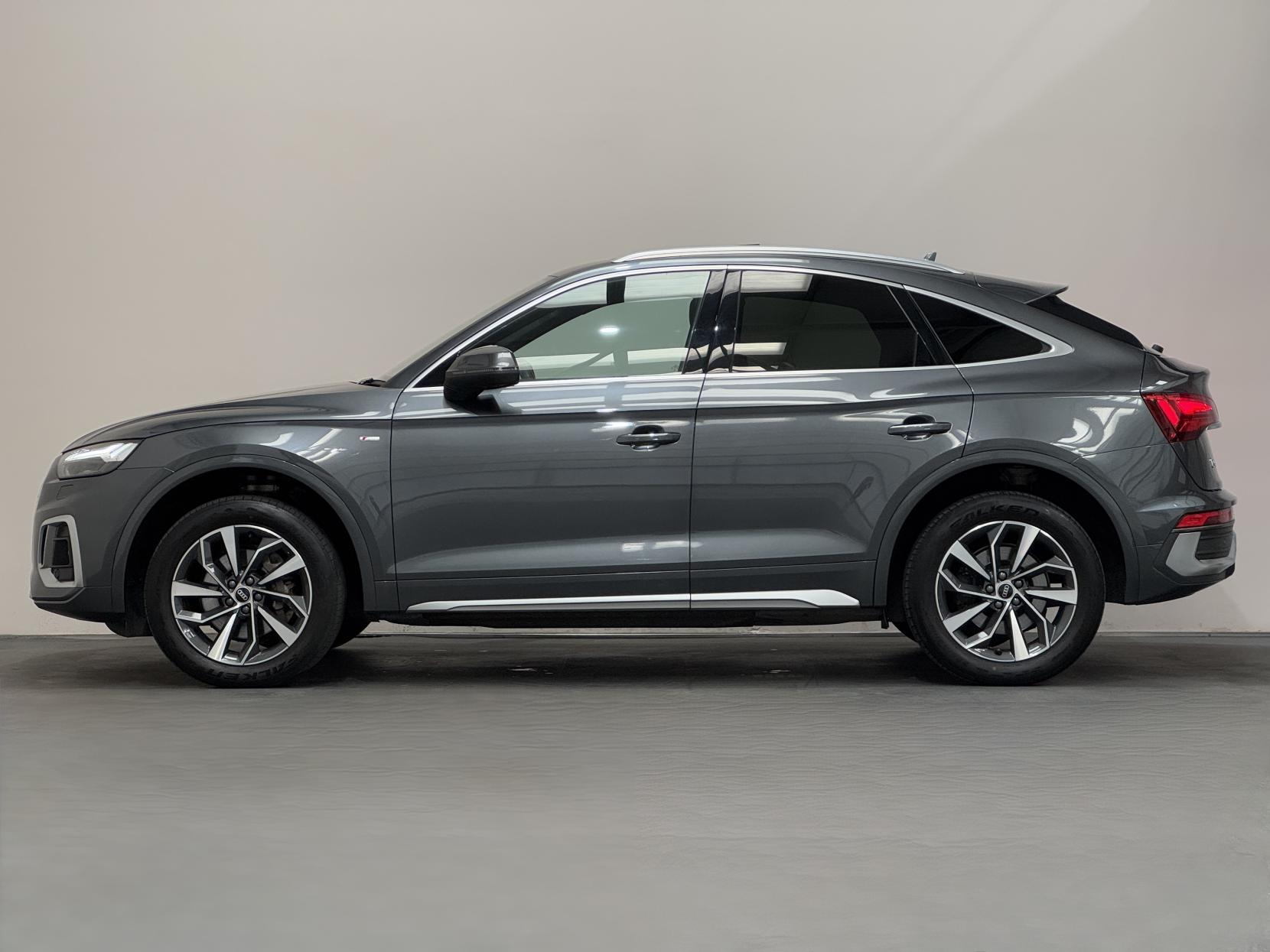 Audi Q5 view 9