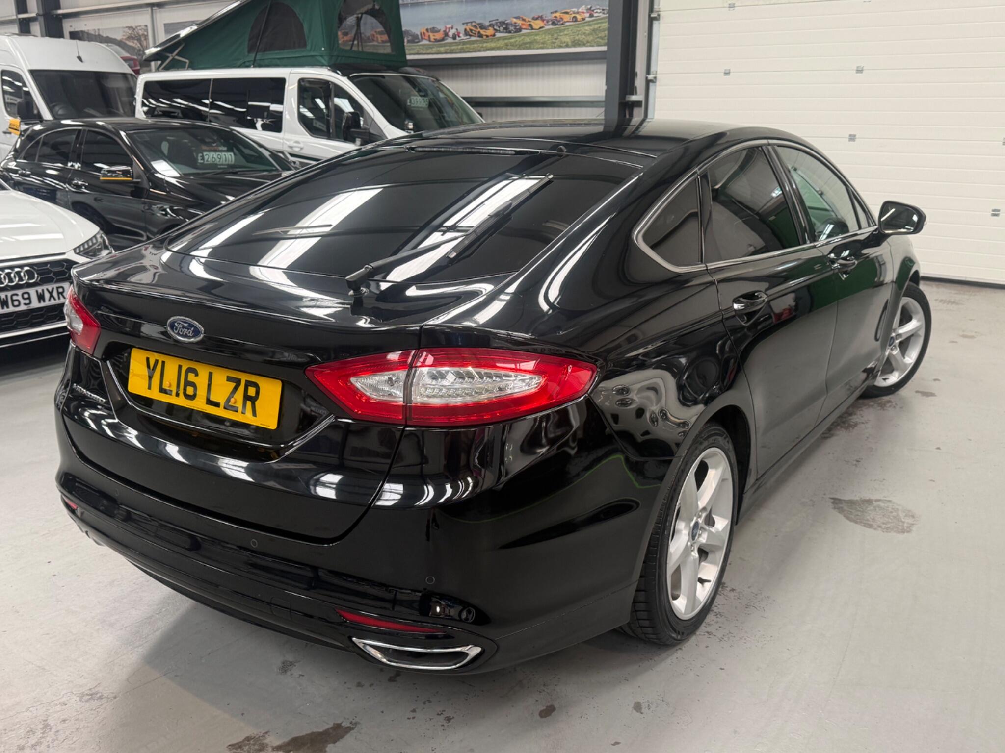 Ford Mondeo view 8