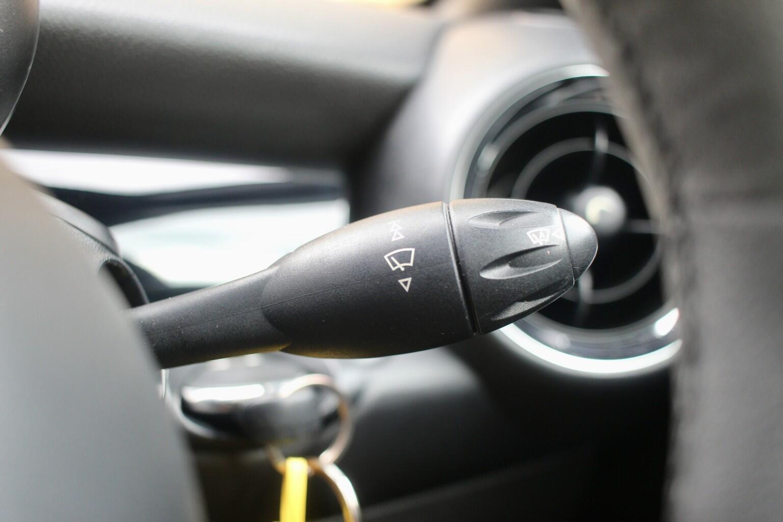 MINI Coupe view 20