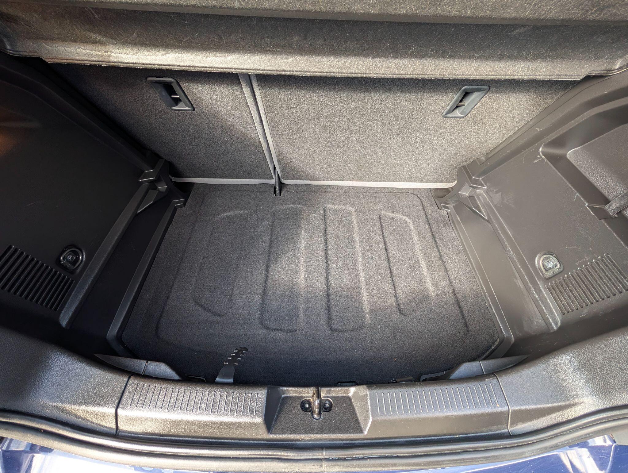 Chevrolet Aveo view 18