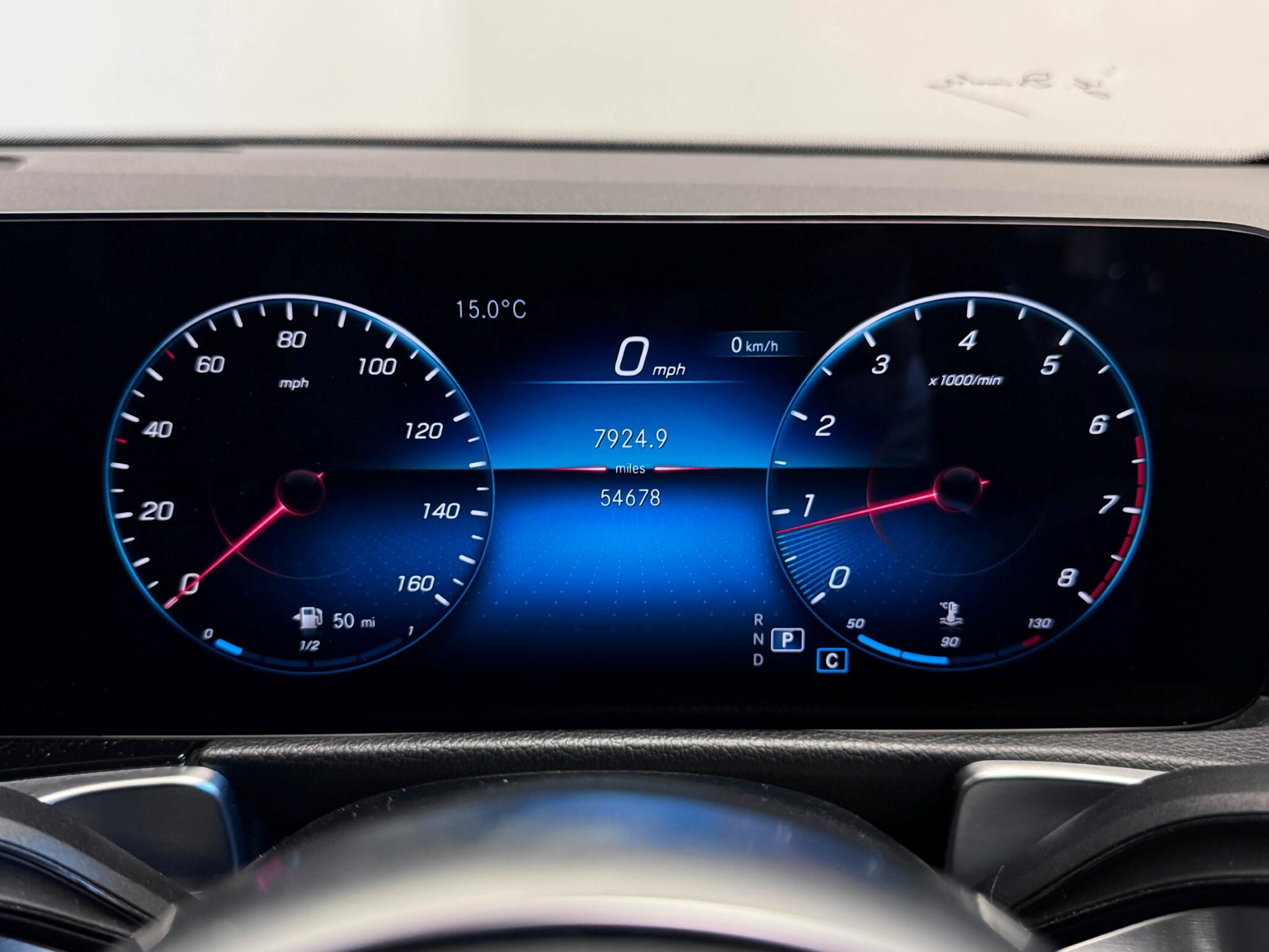 Mercedes-Benz GLB view 35