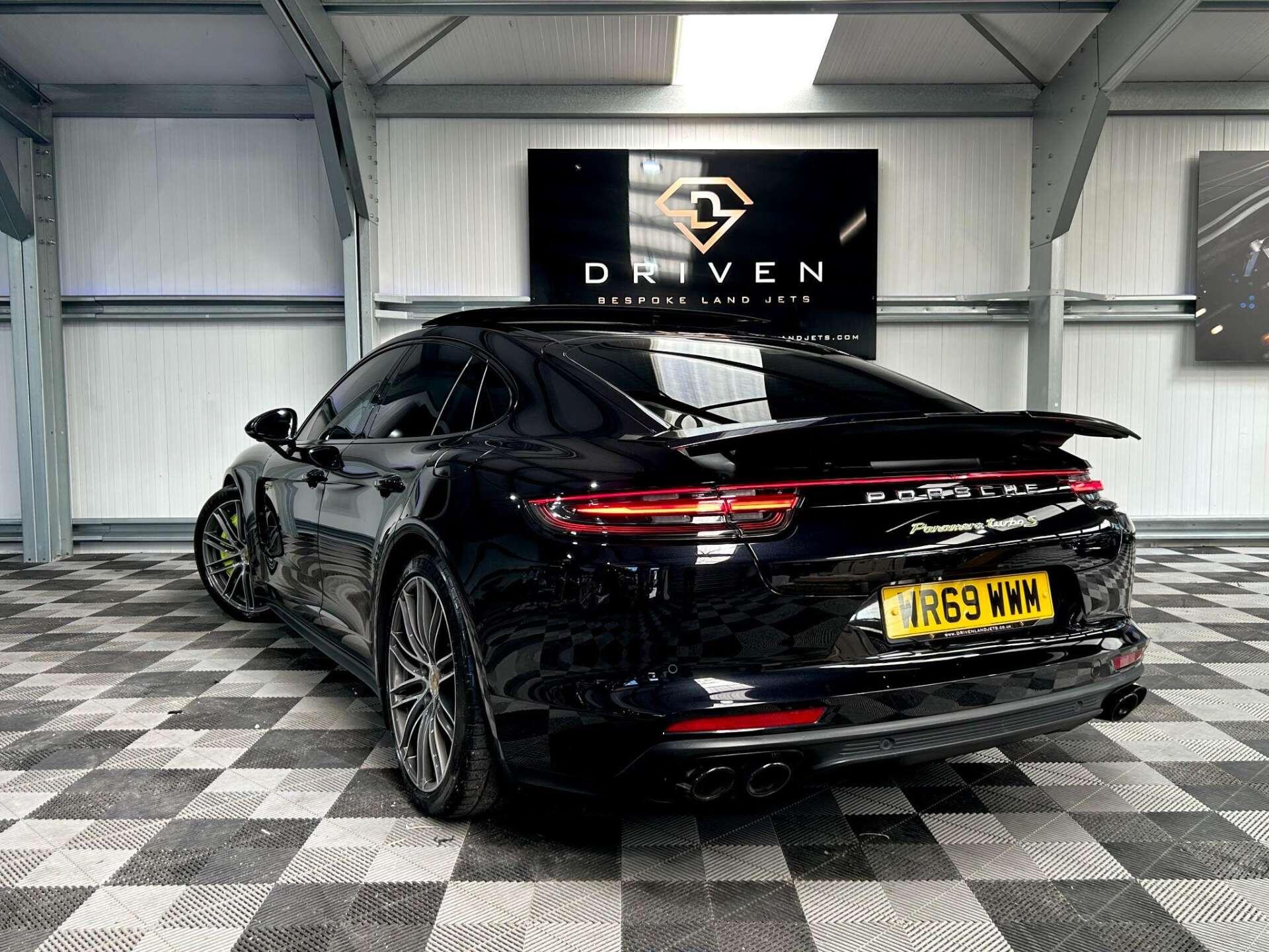 Porsche Panamera view 9