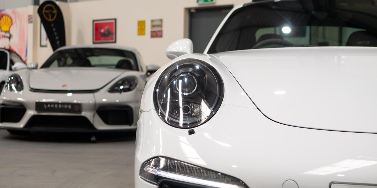 Porsche 911 view 50