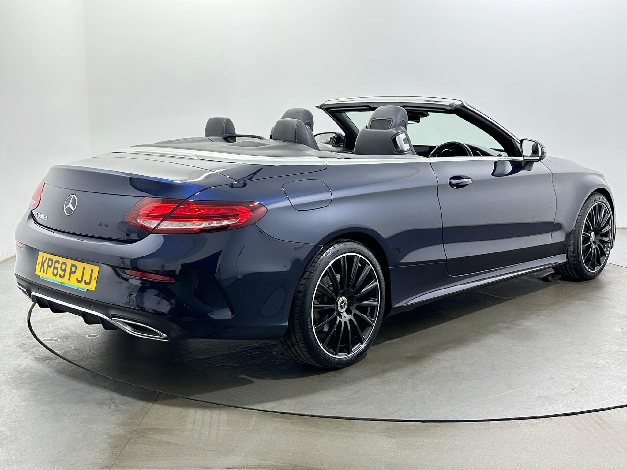 Mercedes-Benz C-Class view 8