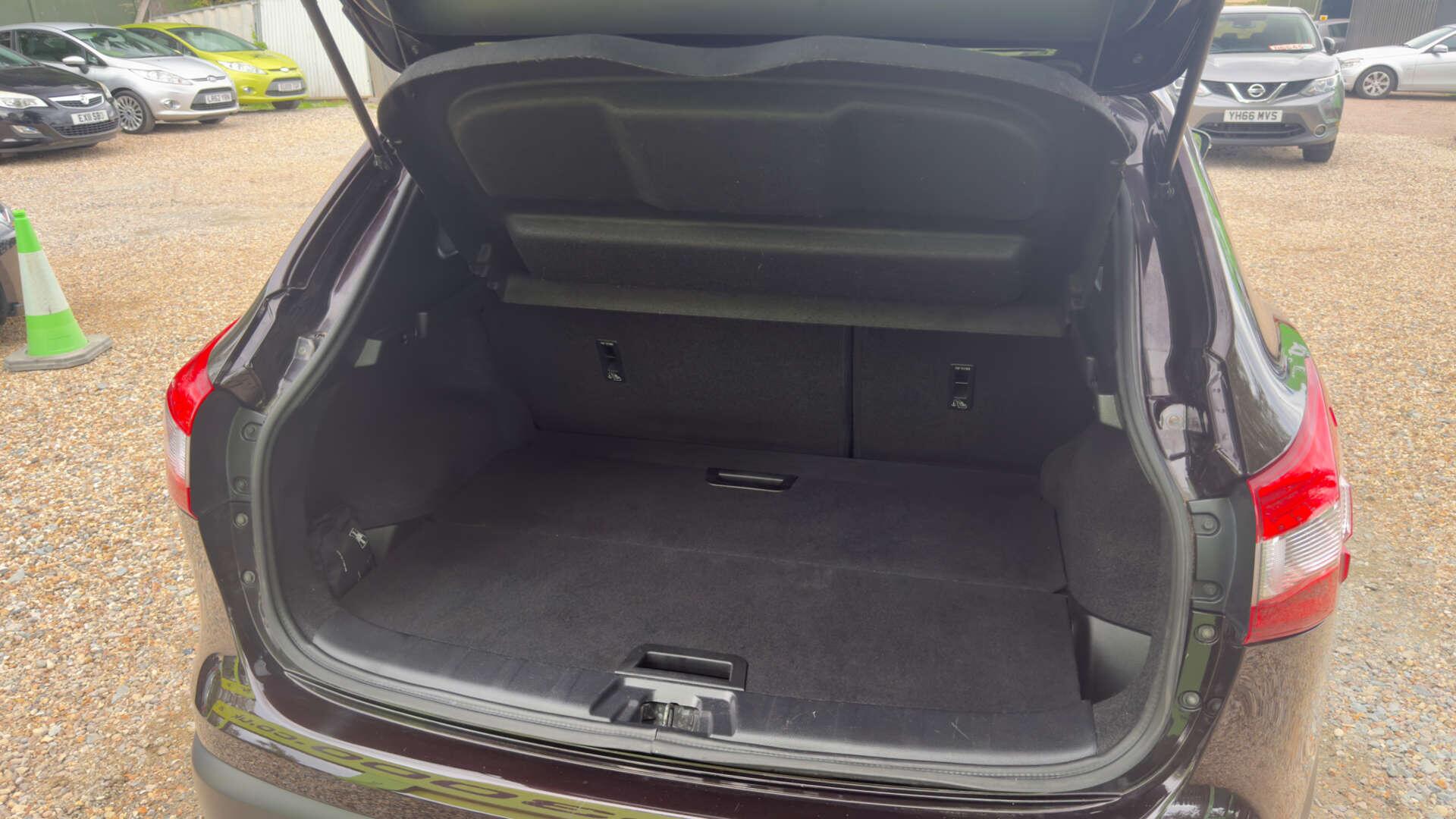 Nissan Qashqai view 45