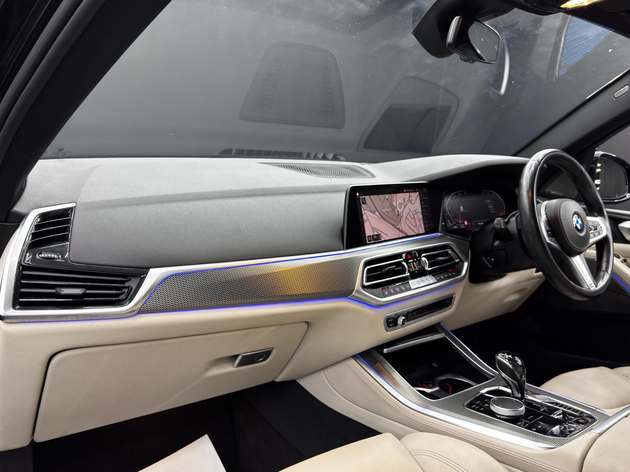 BMW X5 view 12