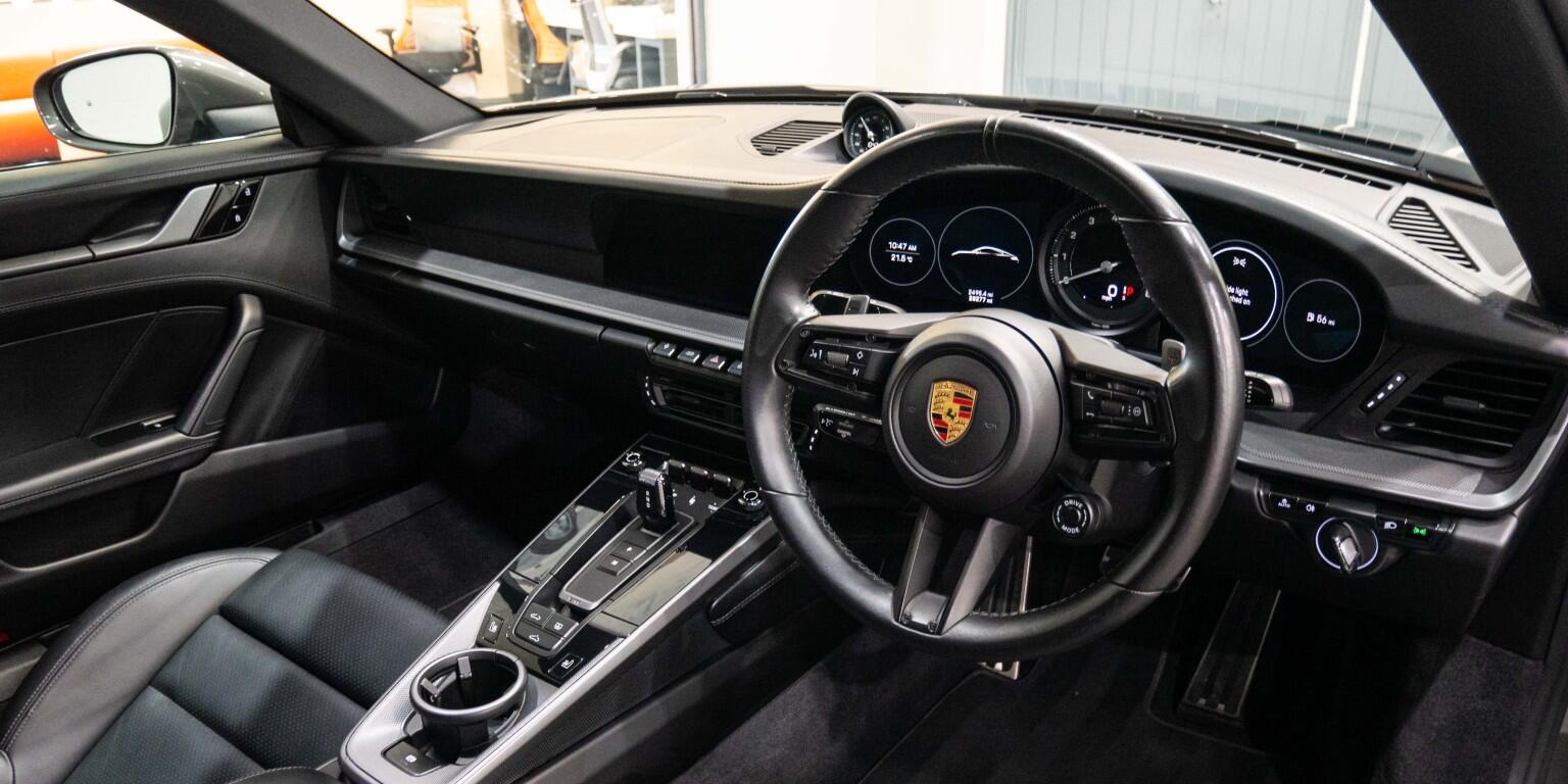 Porsche 911 view 13