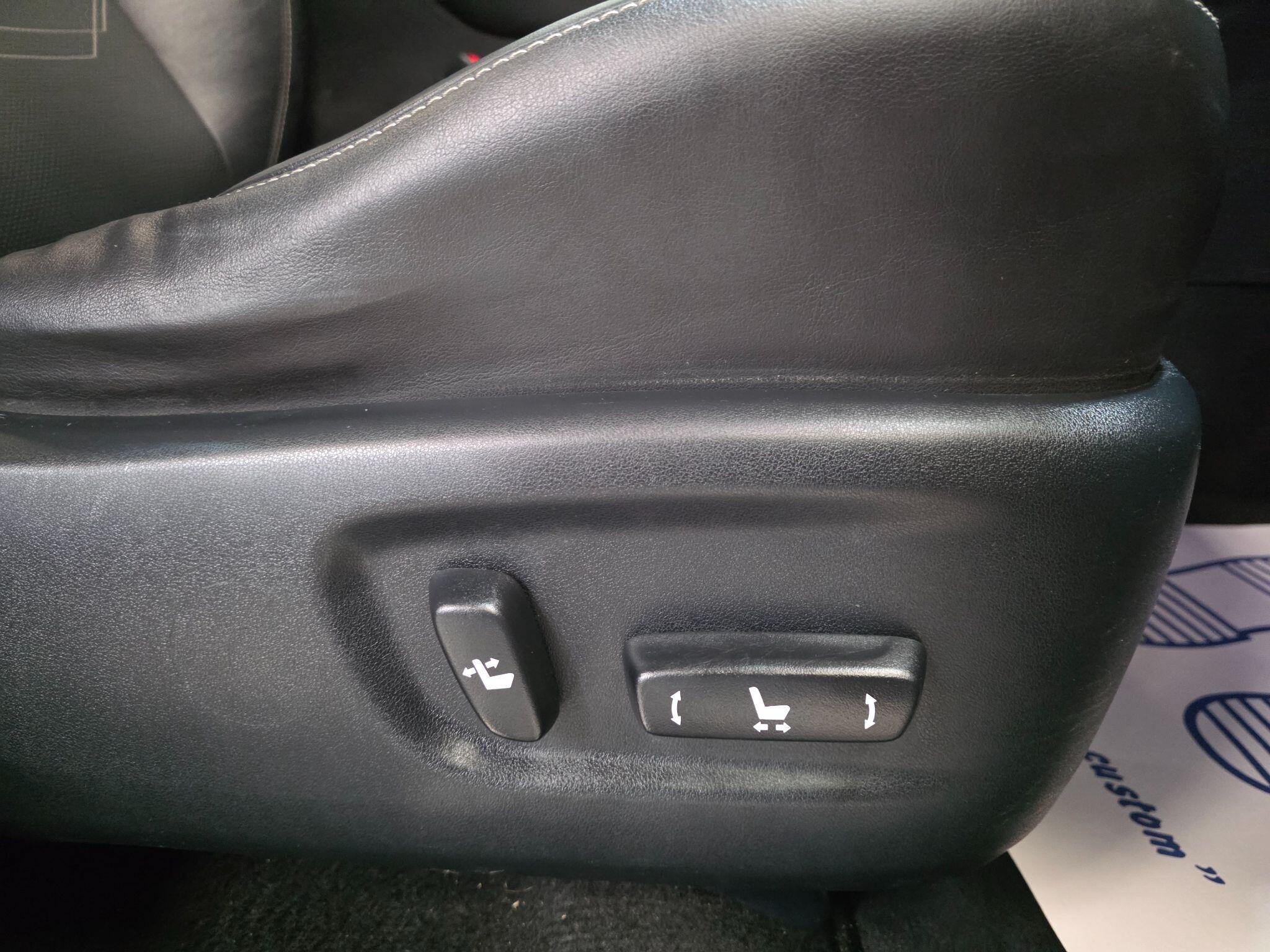 Lexus NX view 14