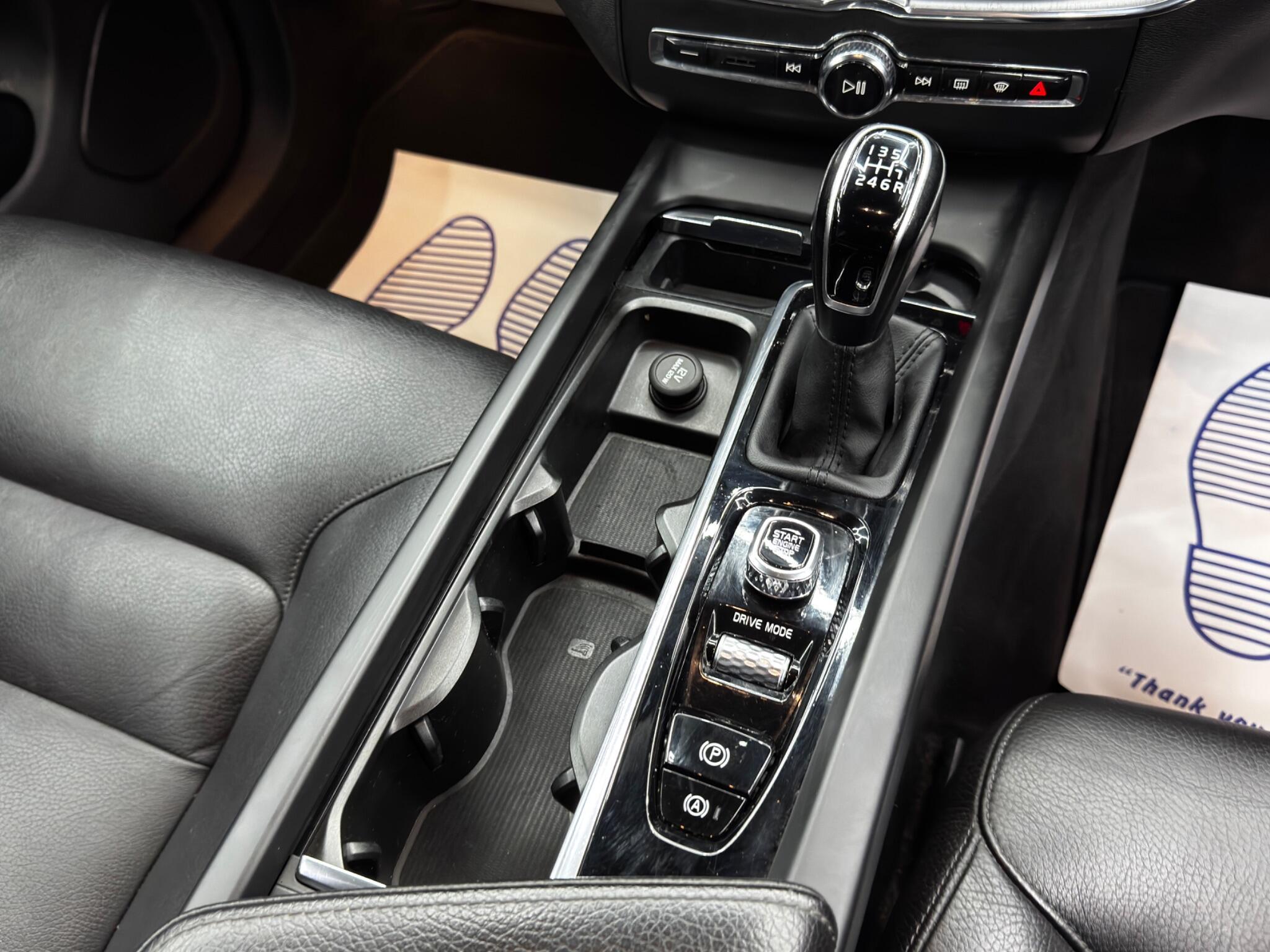 Volvo XC60 view 25