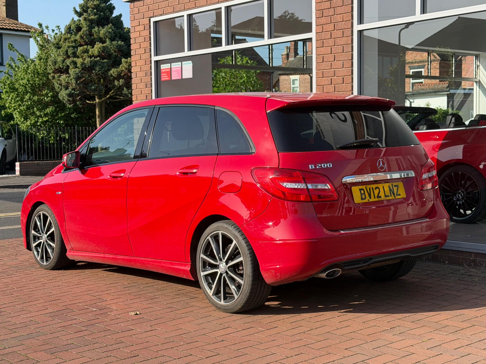 Mercedes-Benz B-Class view 3