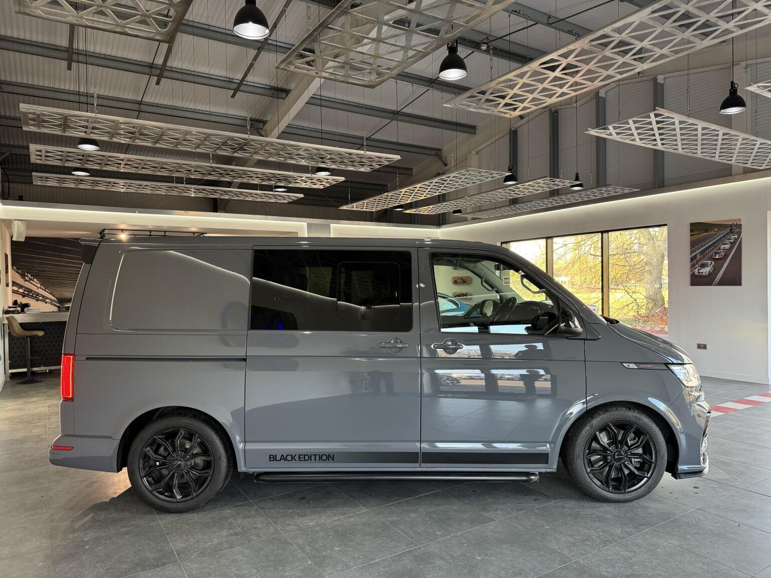 Volkswagen Transporter view 5
