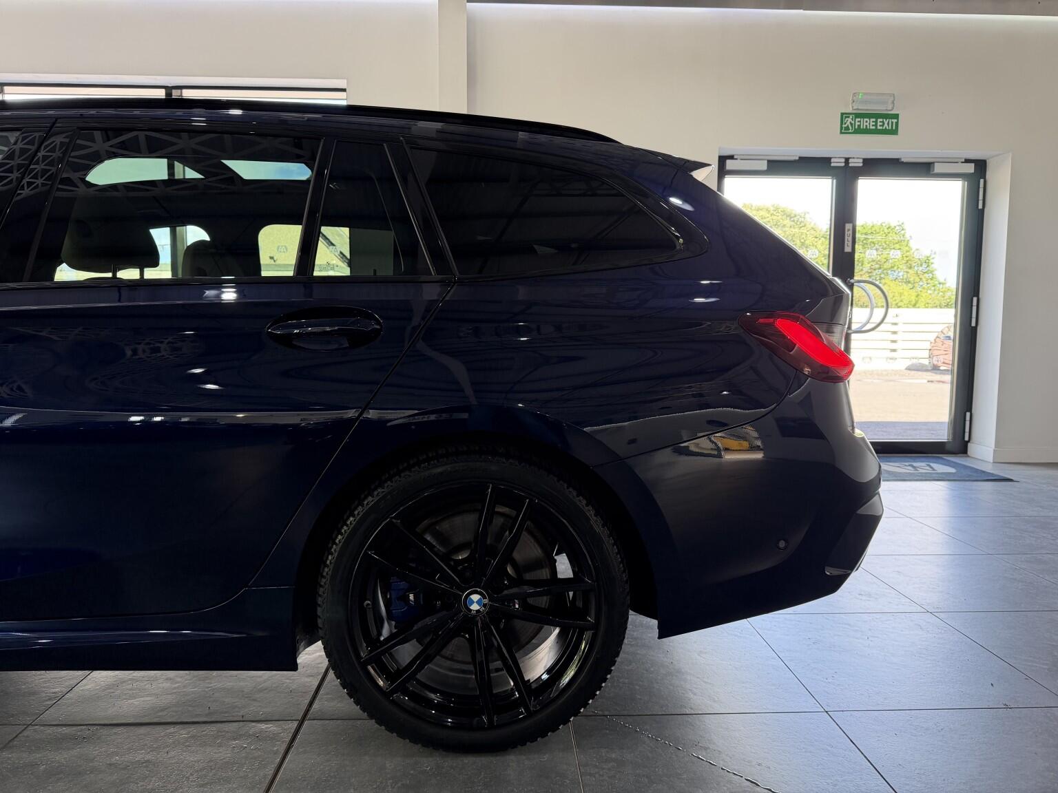 BMW 3 Series view 50