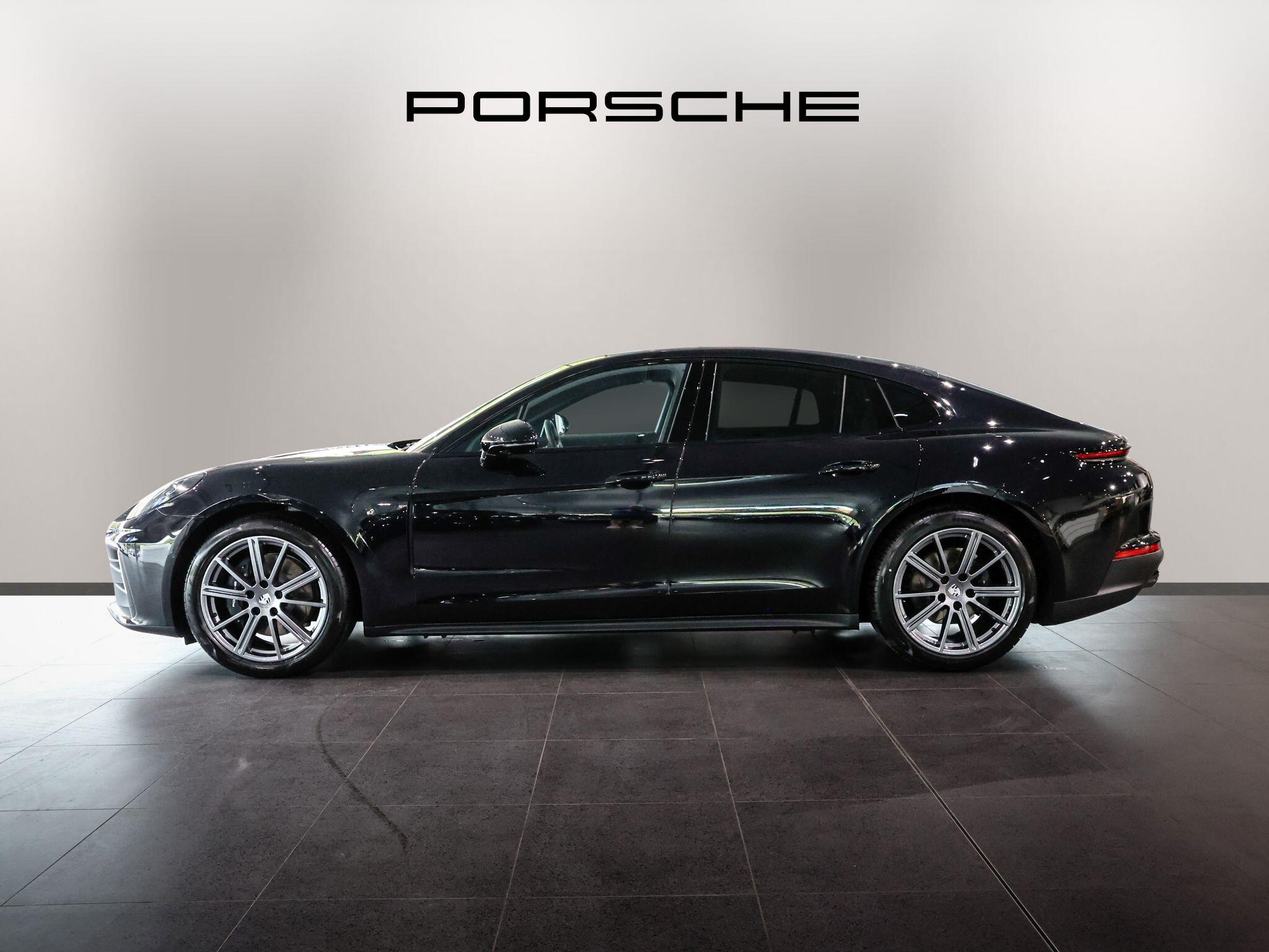 Porsche Panamera view 38