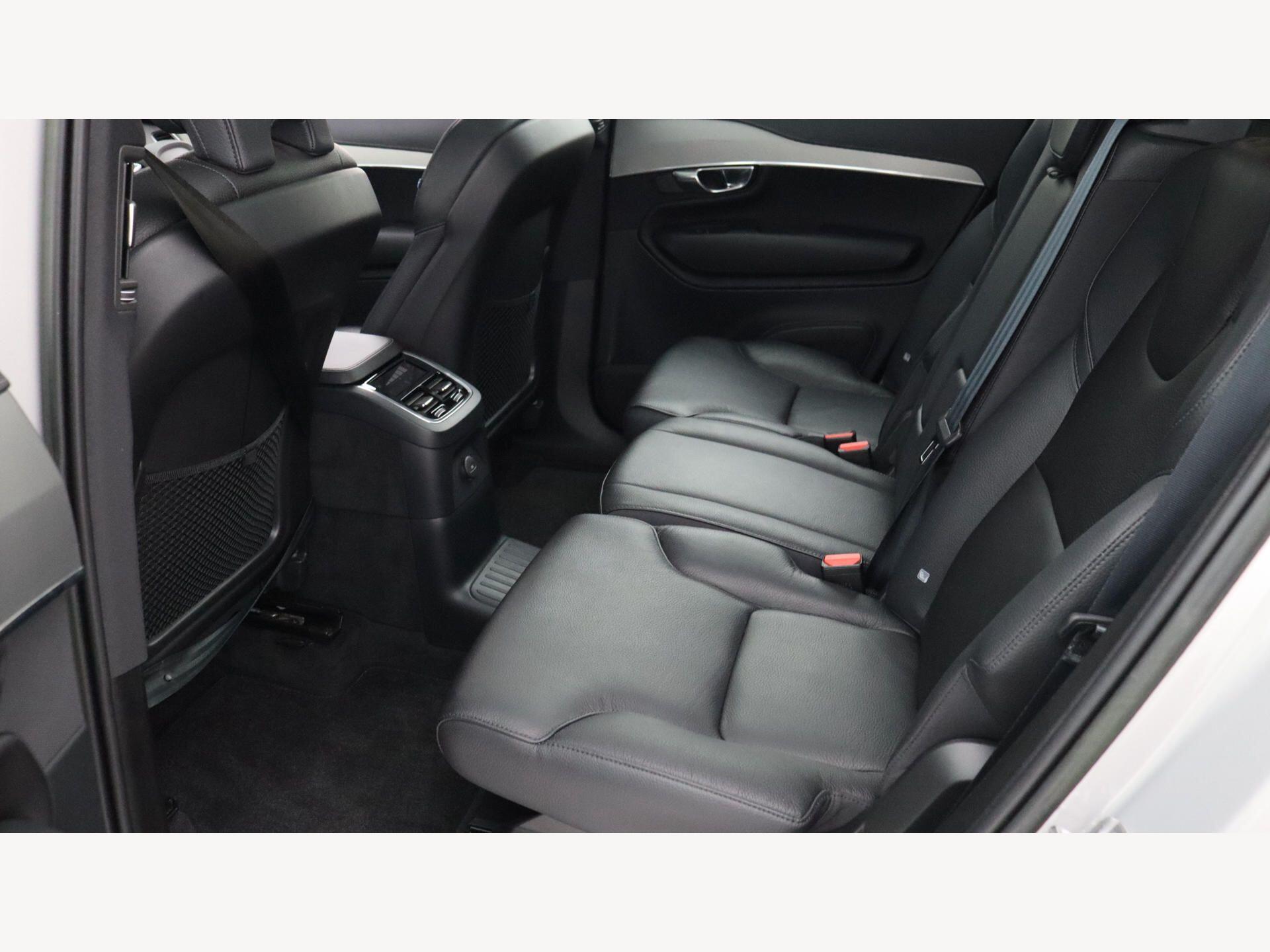 Volvo XC90 view 32