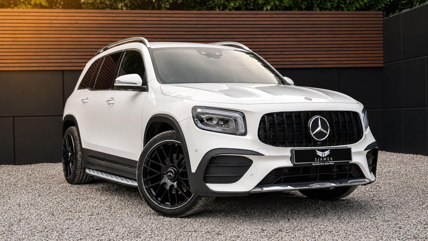 Mercedes-Benz GLB view 3
