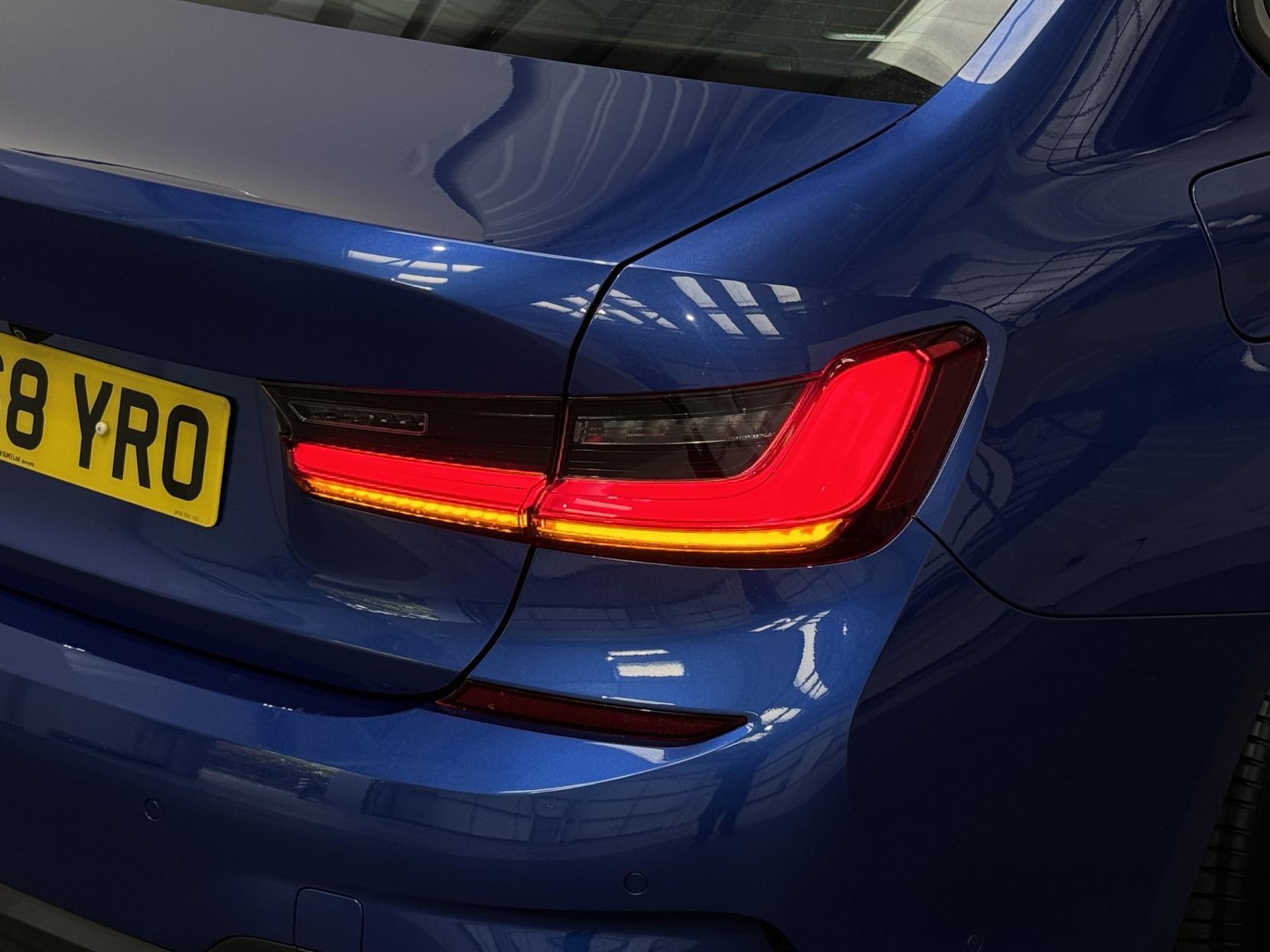 BMW 3 Series view 12