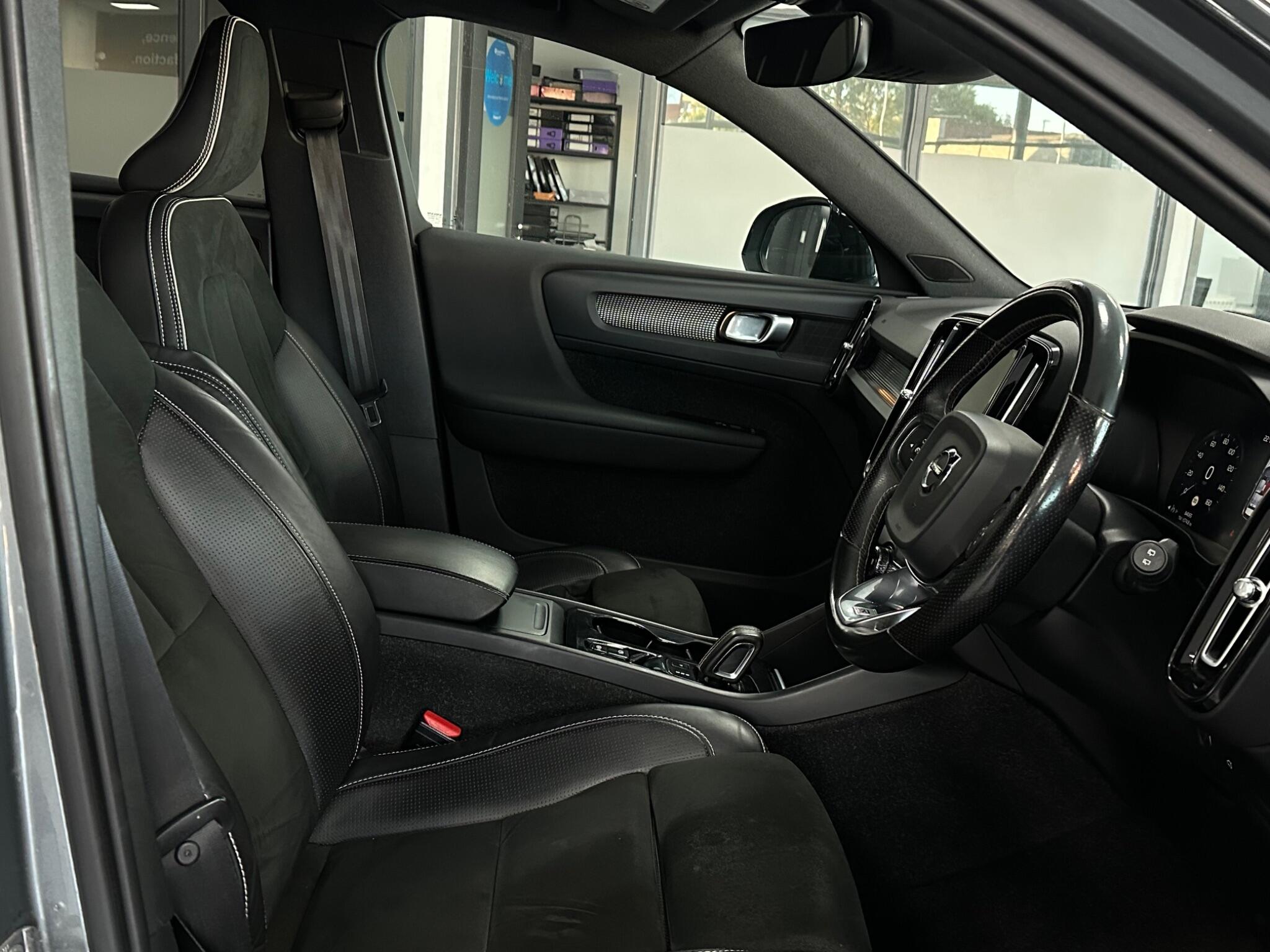 Volvo XC40 view 21