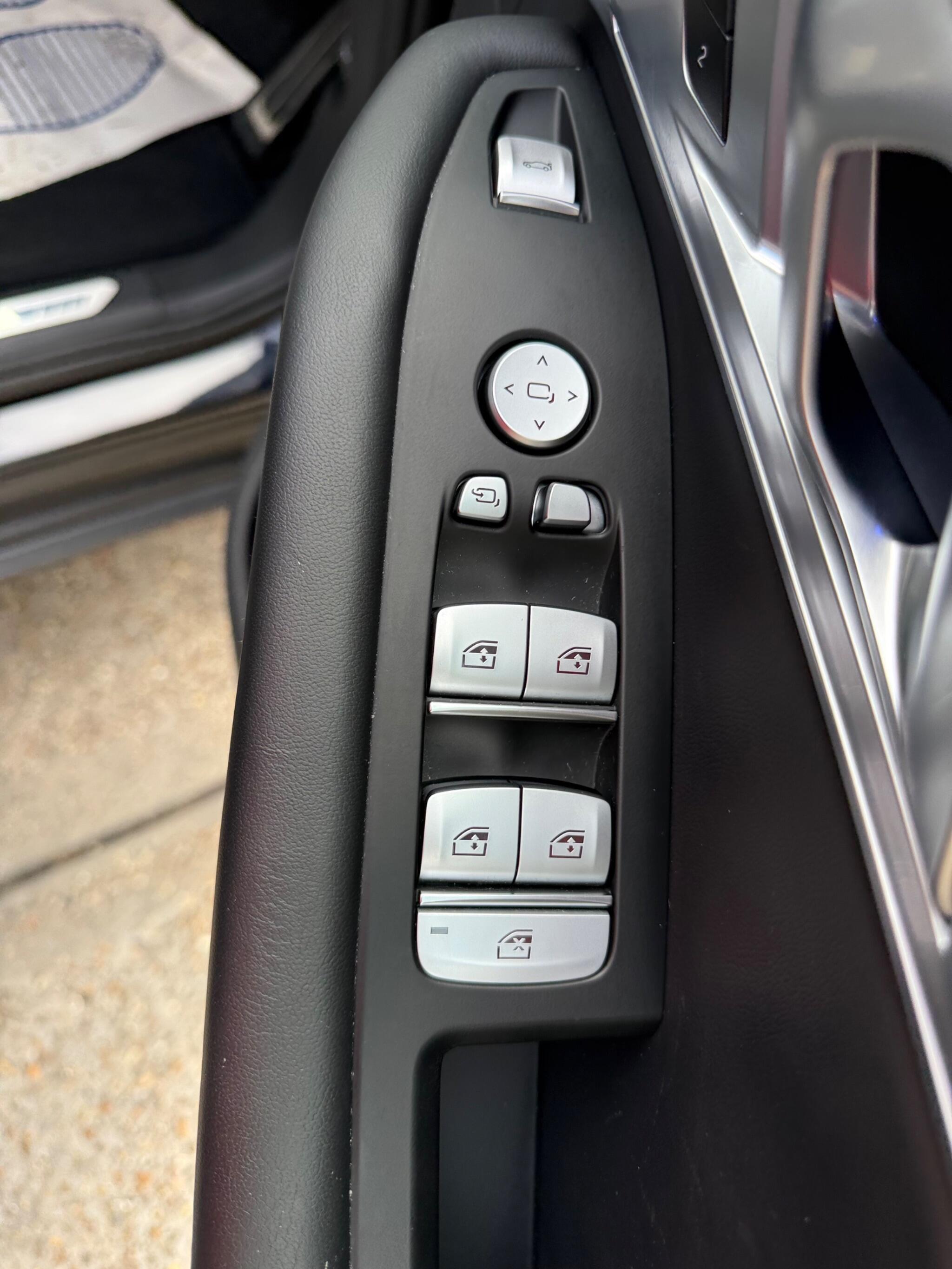 BMW XM view 32