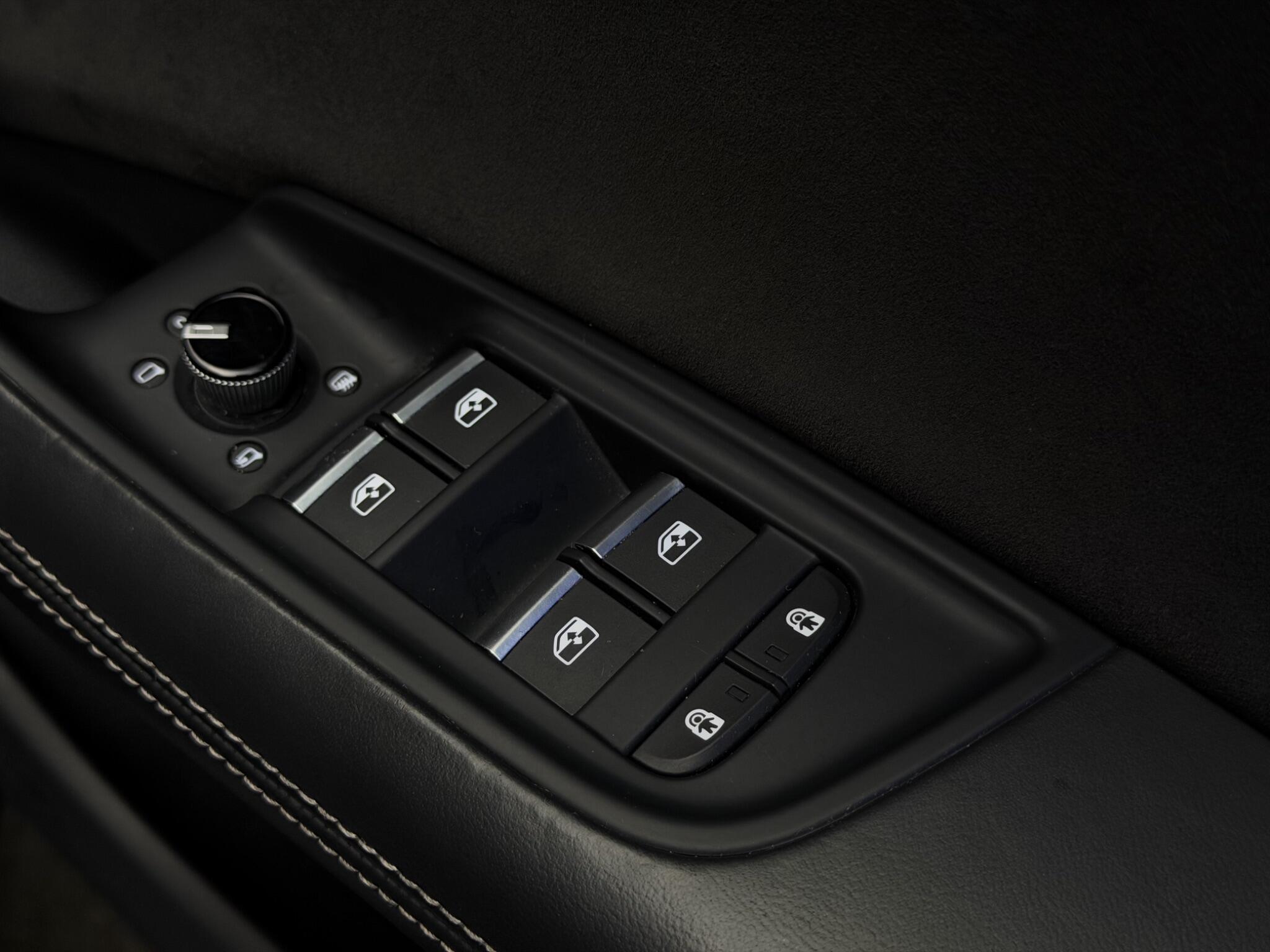 Audi Audi RSQ8 view 30