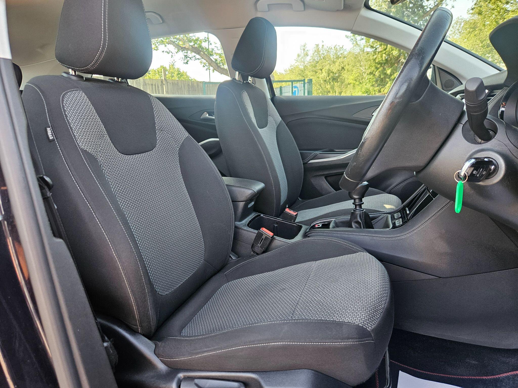 2019 Vauxhall Grandland X image 17