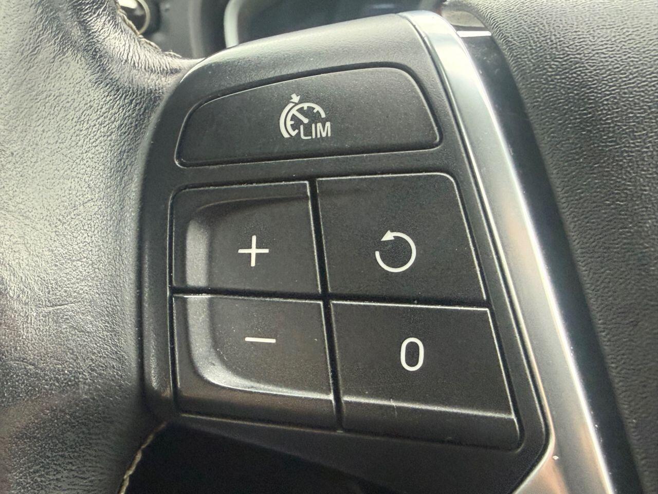 Volvo V40 view 12