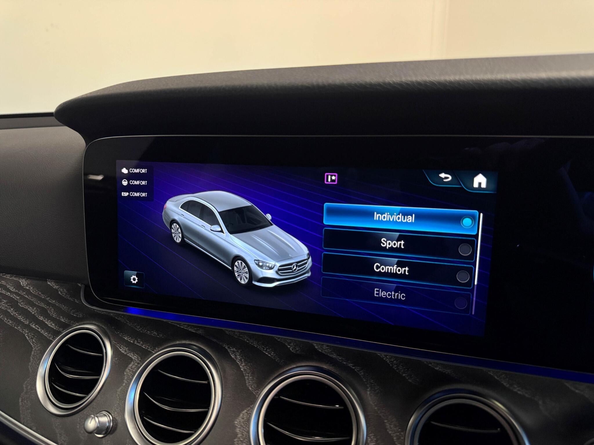 Mercedes-Benz E-Class view 55