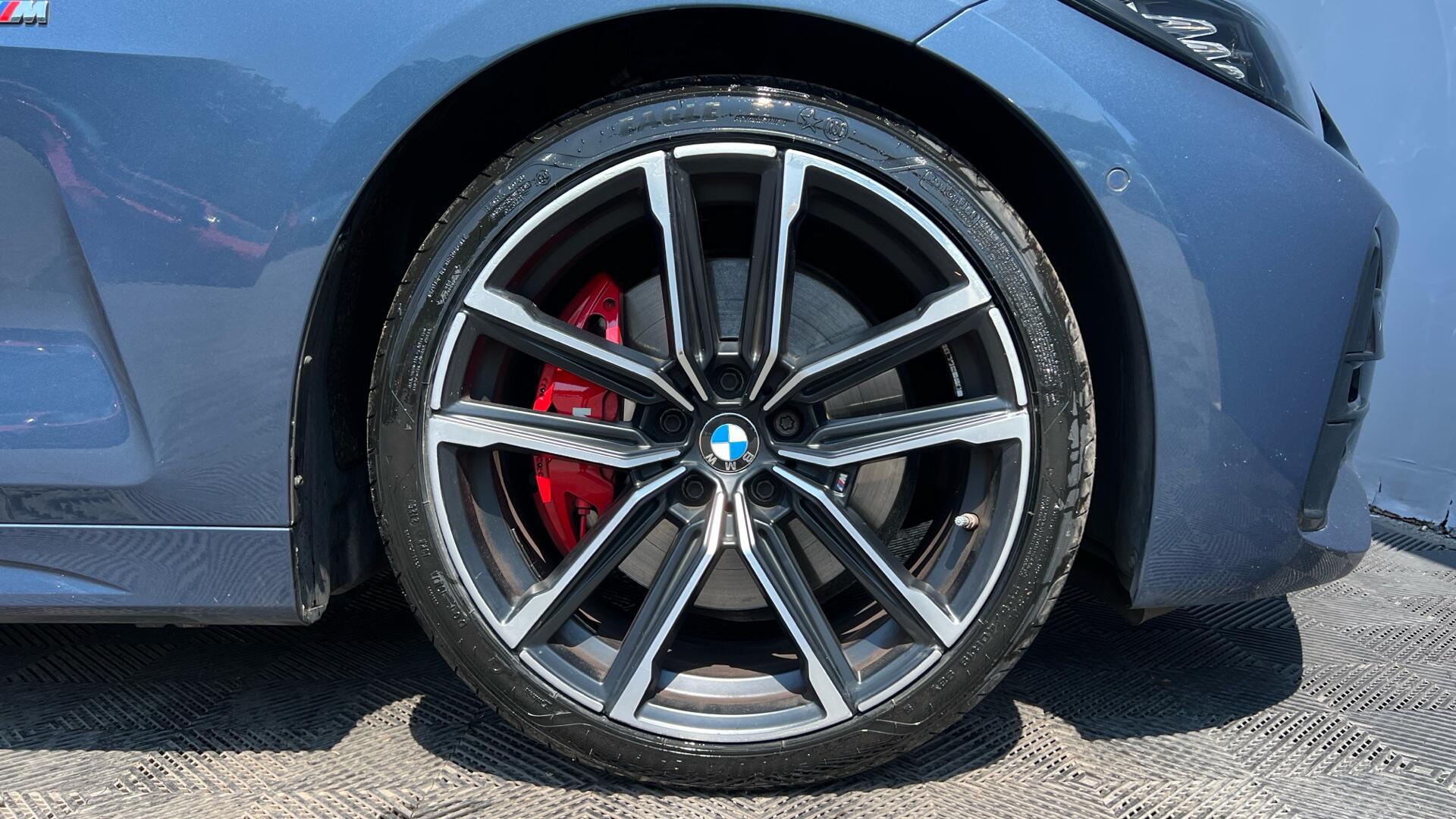 BMW 4 Series view 14