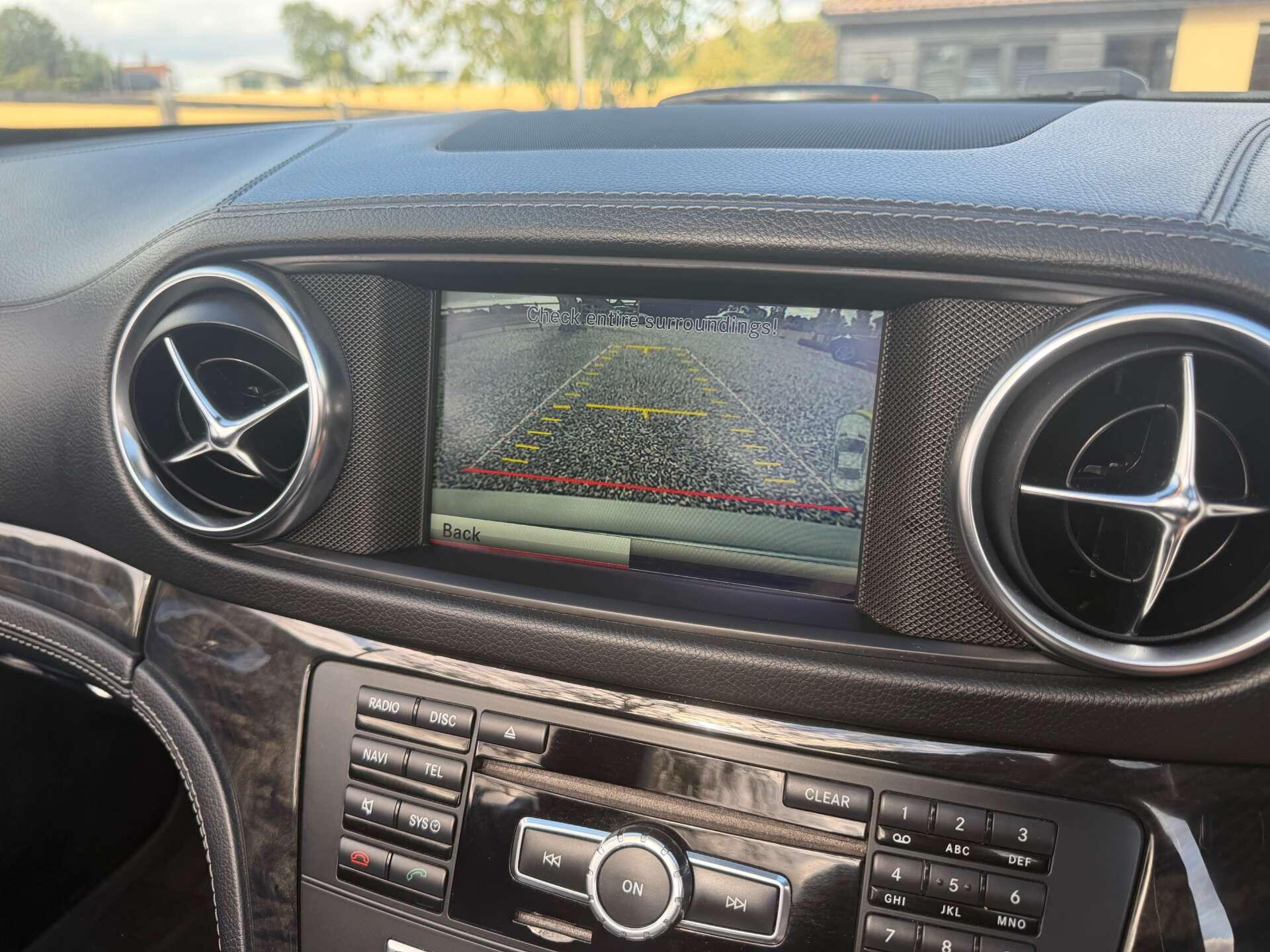 Mercedes-Benz SL view 23