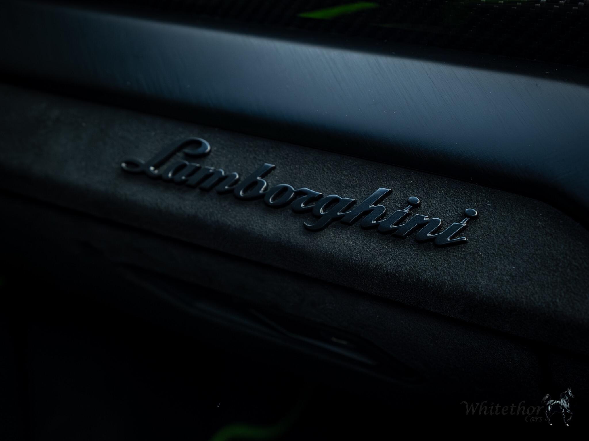 Lamborghini Urus view 30