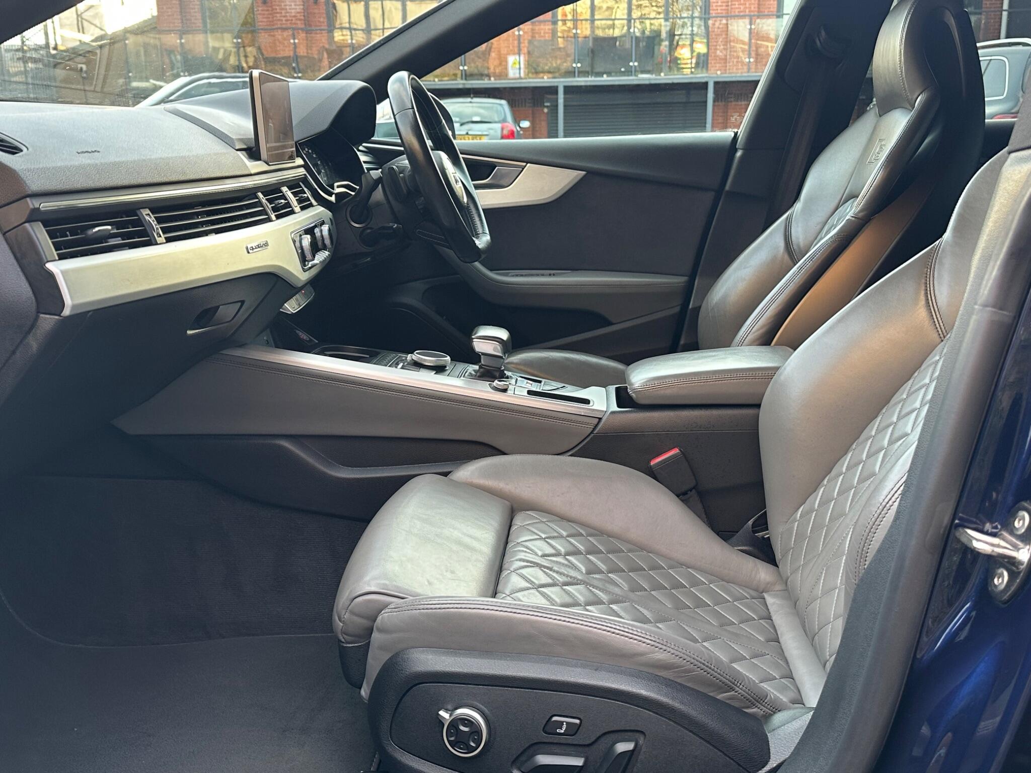Audi S5 view 10