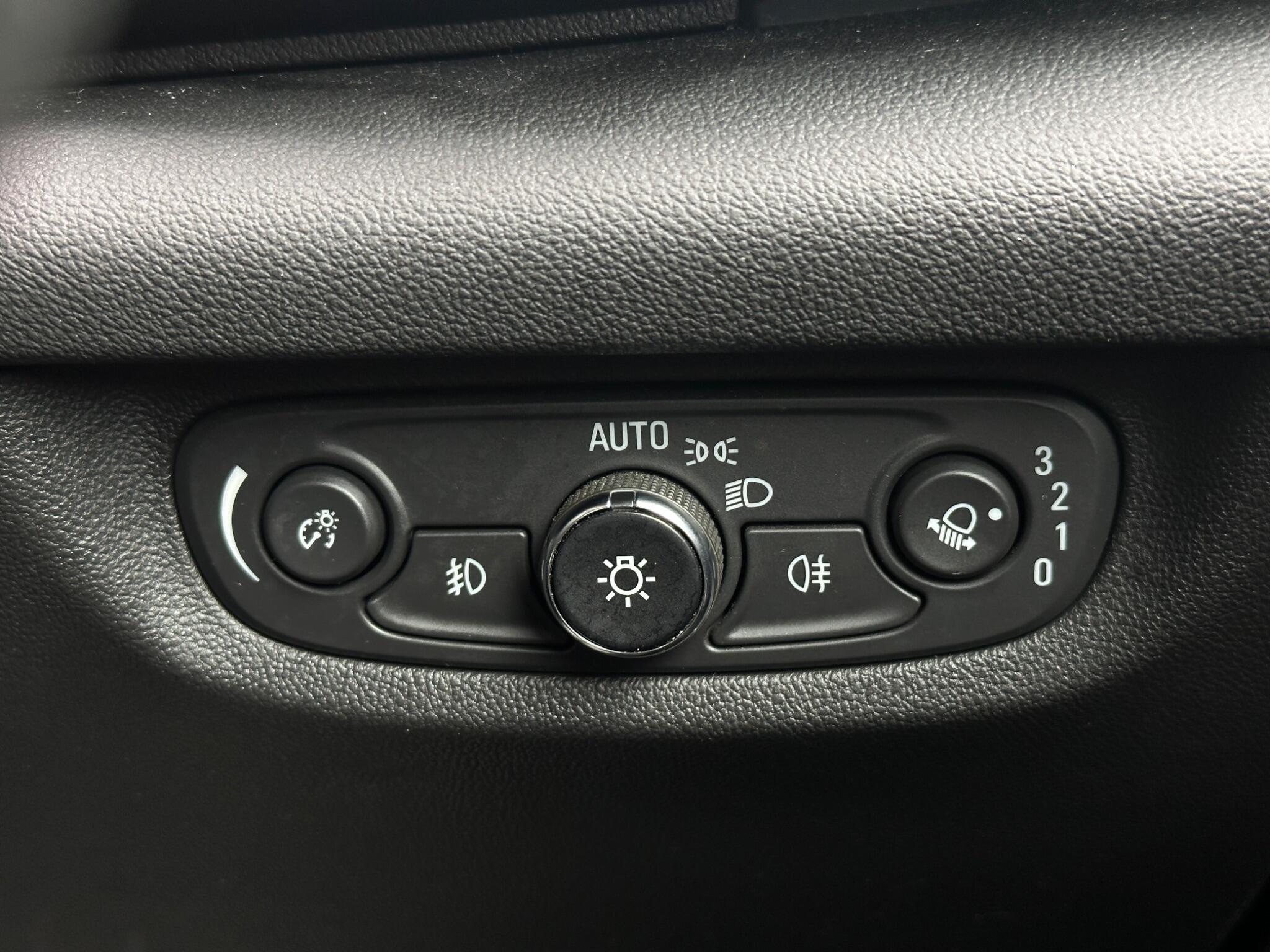 Vauxhall Insignia view 47