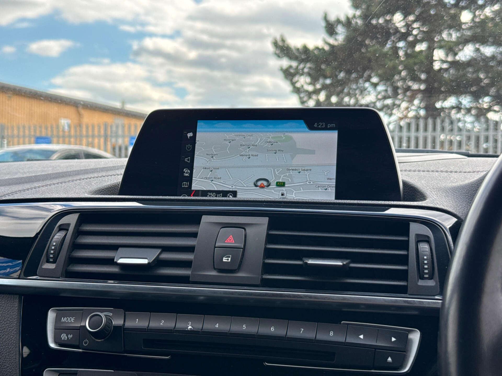 BMW 1 Series view 13