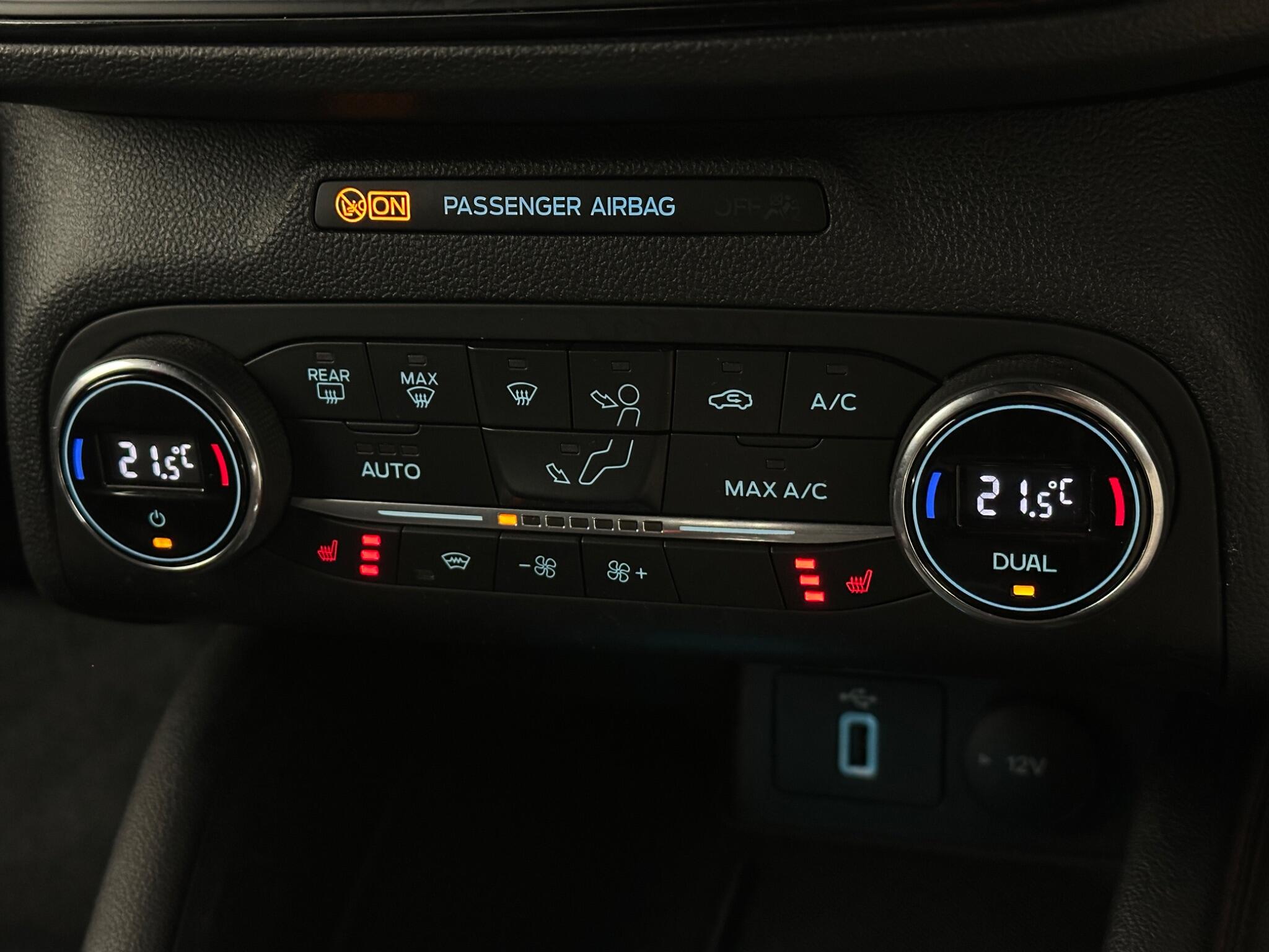 Ford Focus view 21