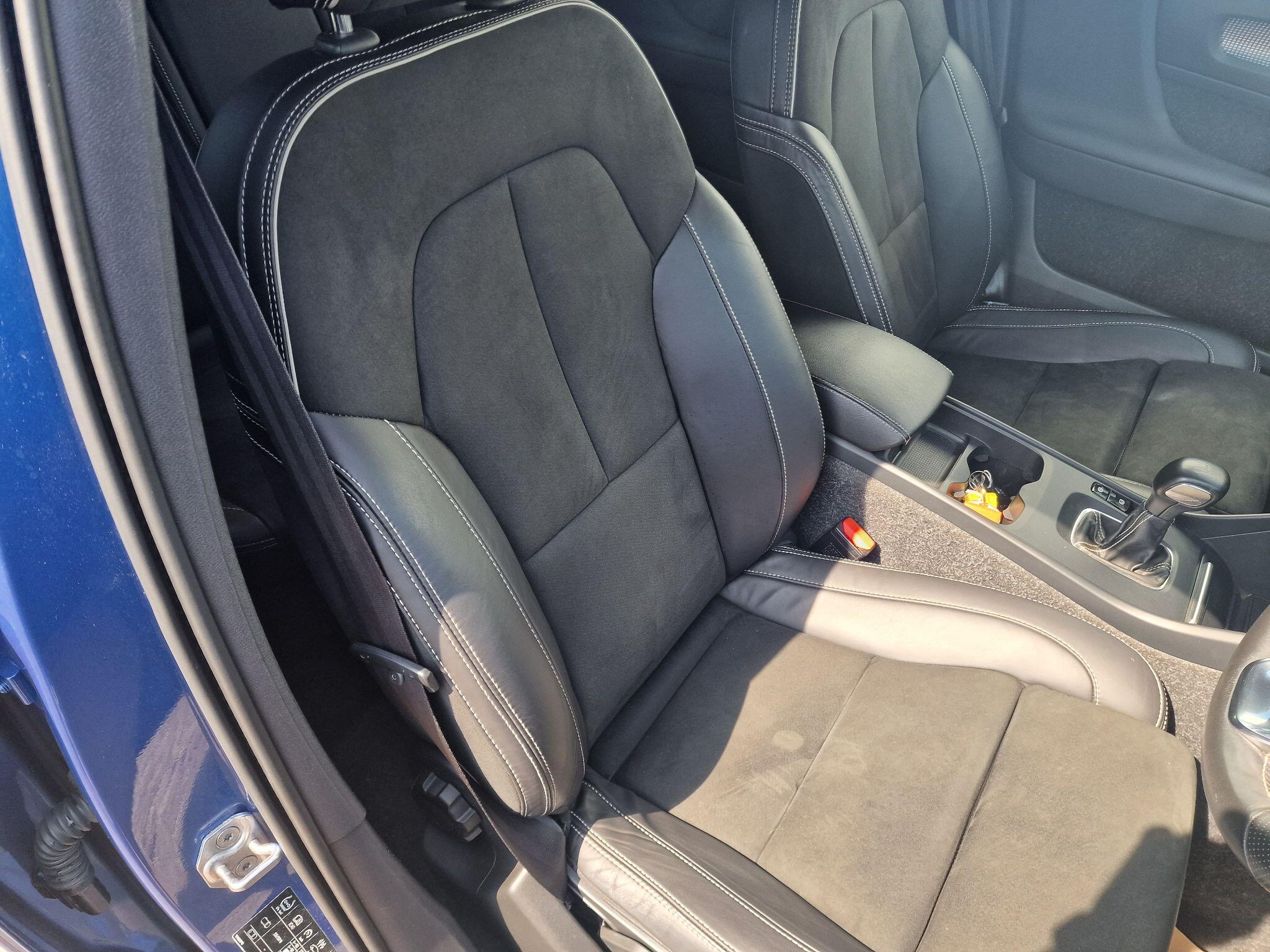 Volvo XC40 view 40
