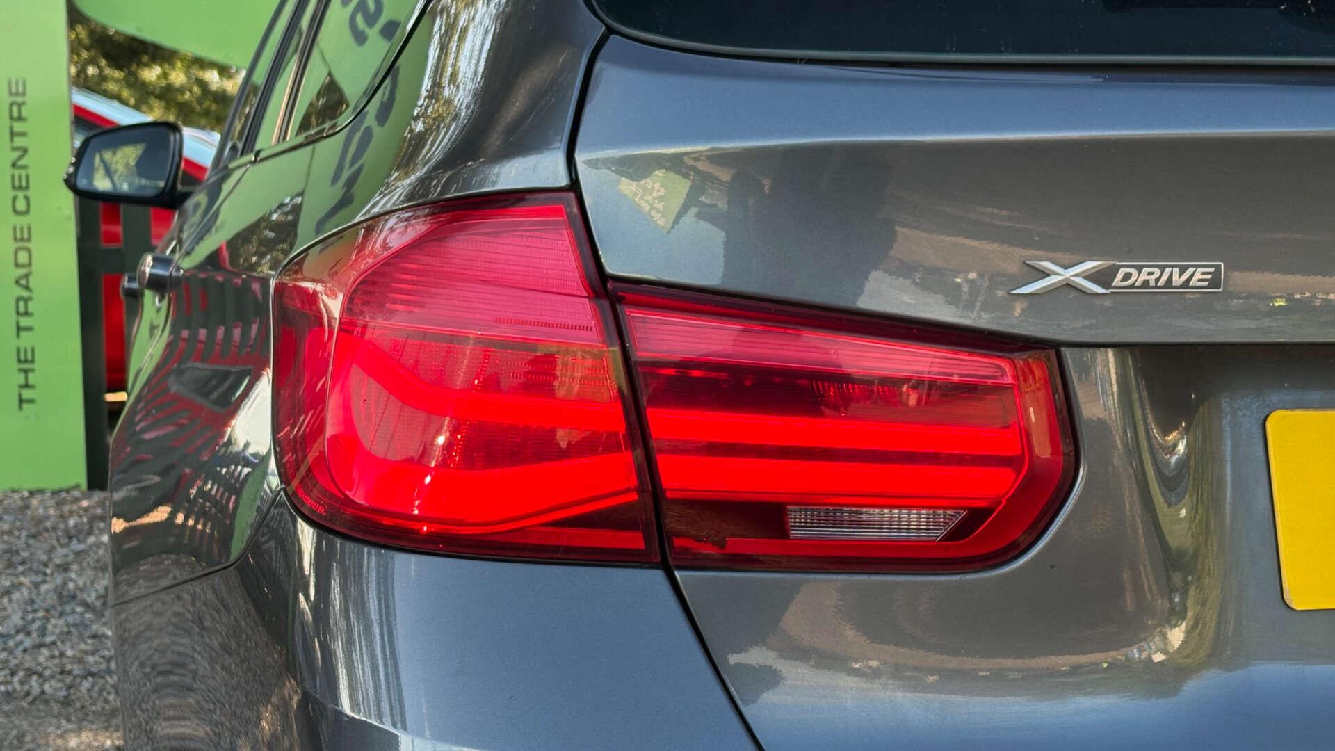 BMW 3 Series view 46