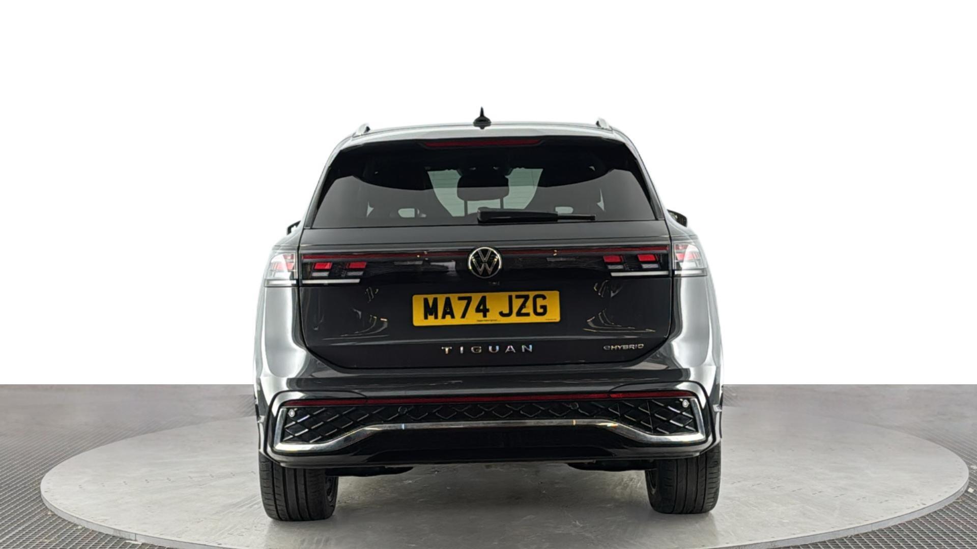 Volkswagen Tiguan view 5