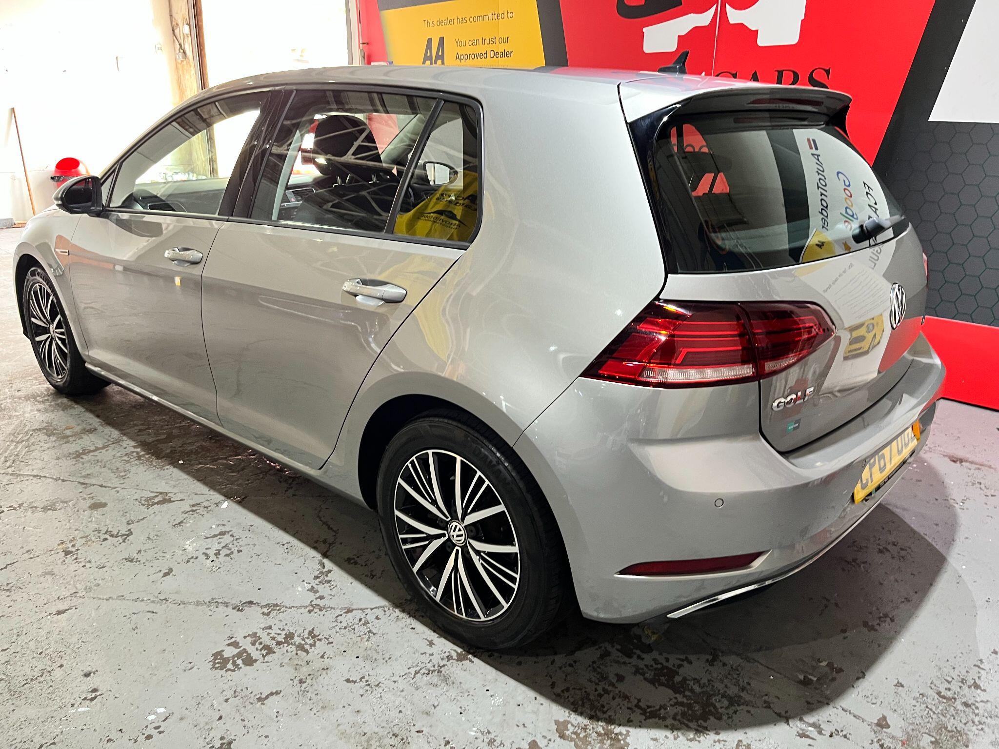 Volkswagen Golf view 53