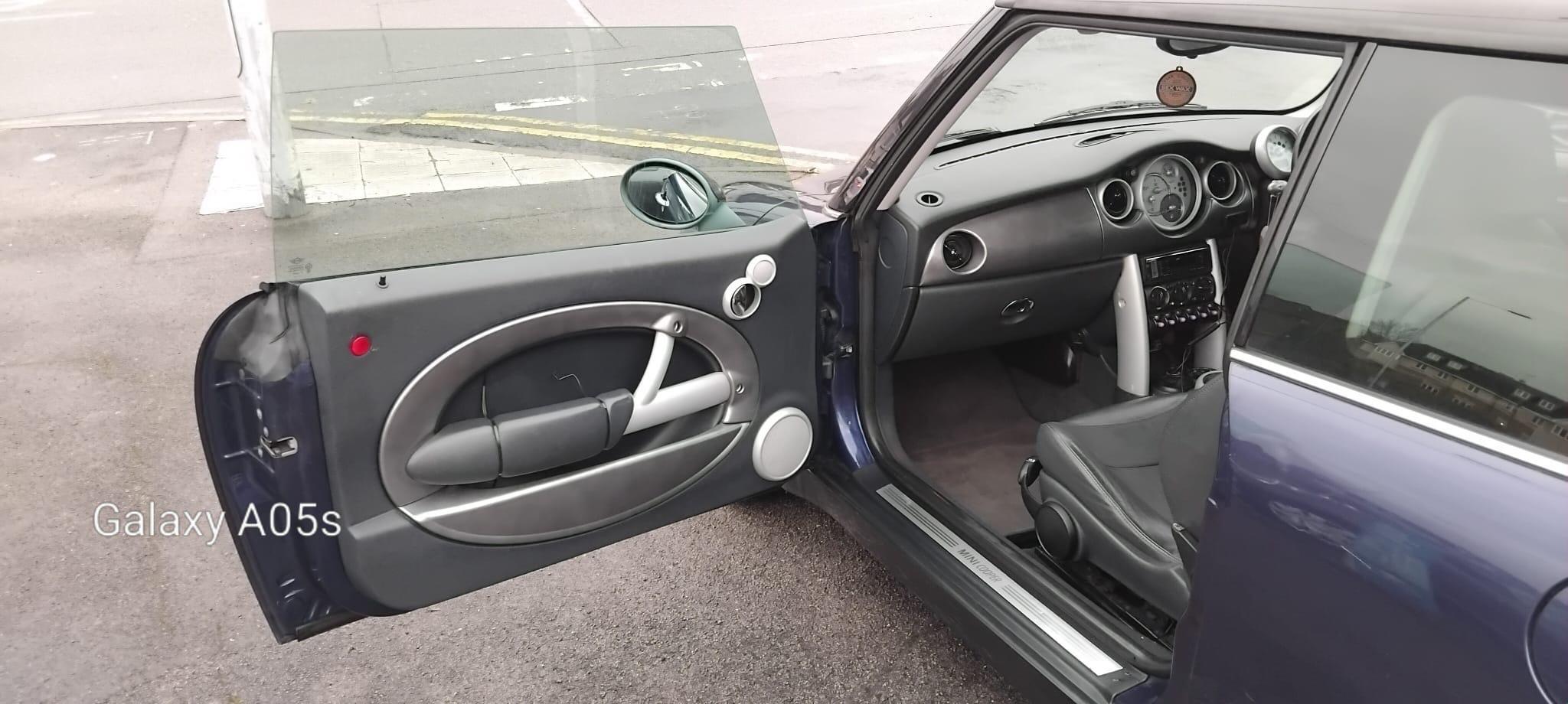 2005 MINI Hatch image 76