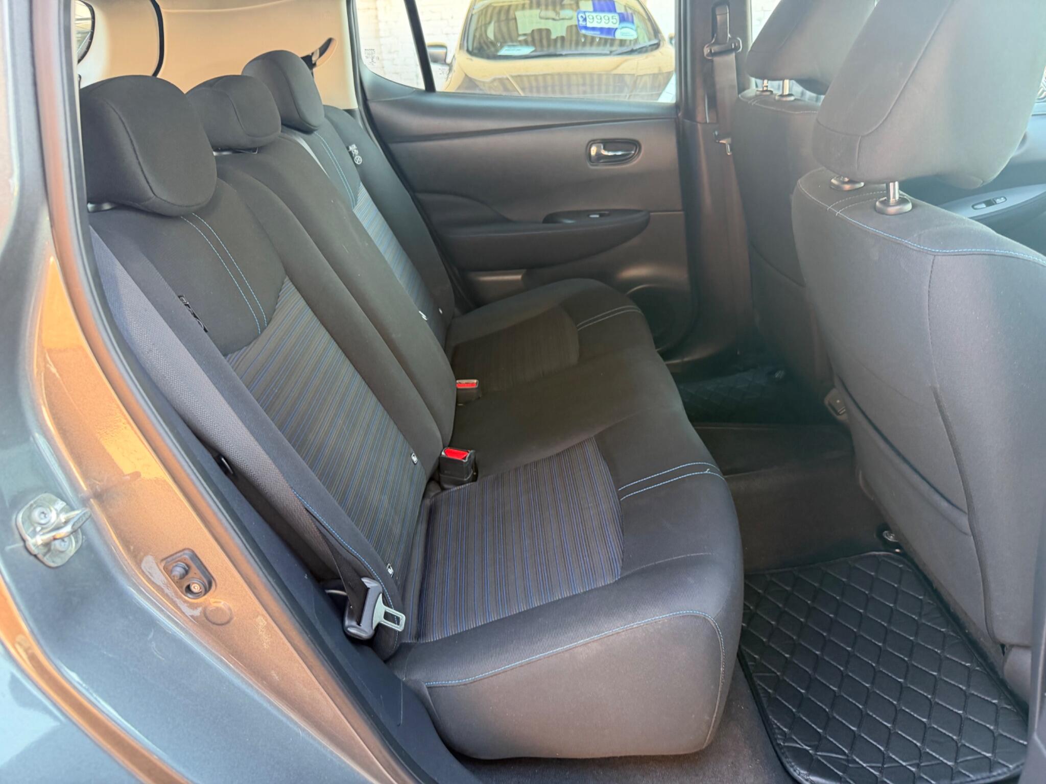 Nissan Leaf view 8