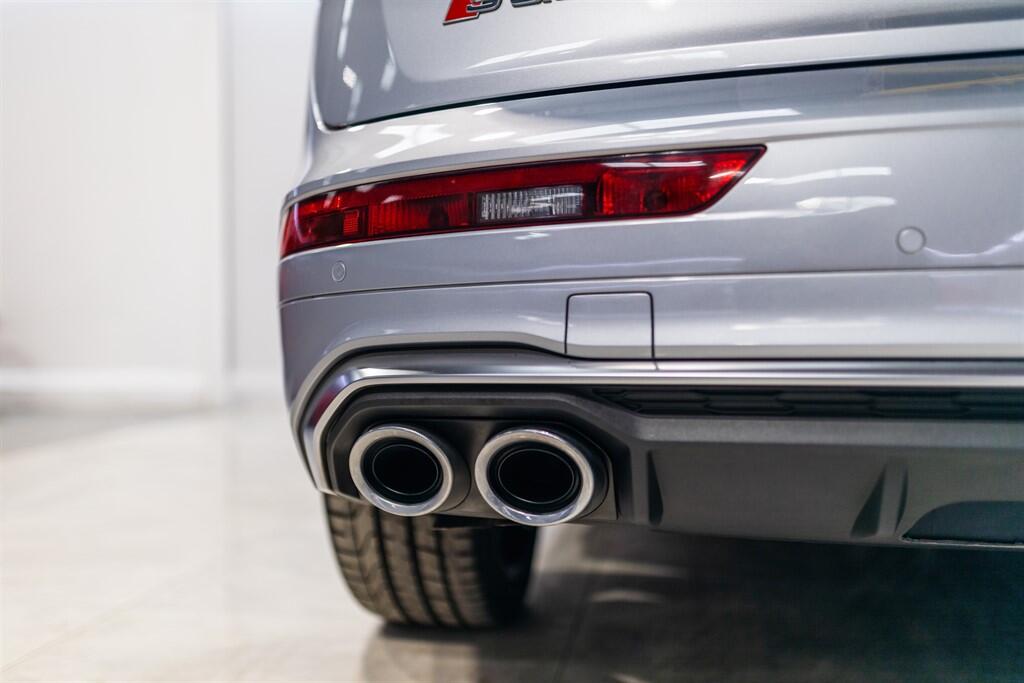 Audi SQ5 view 21