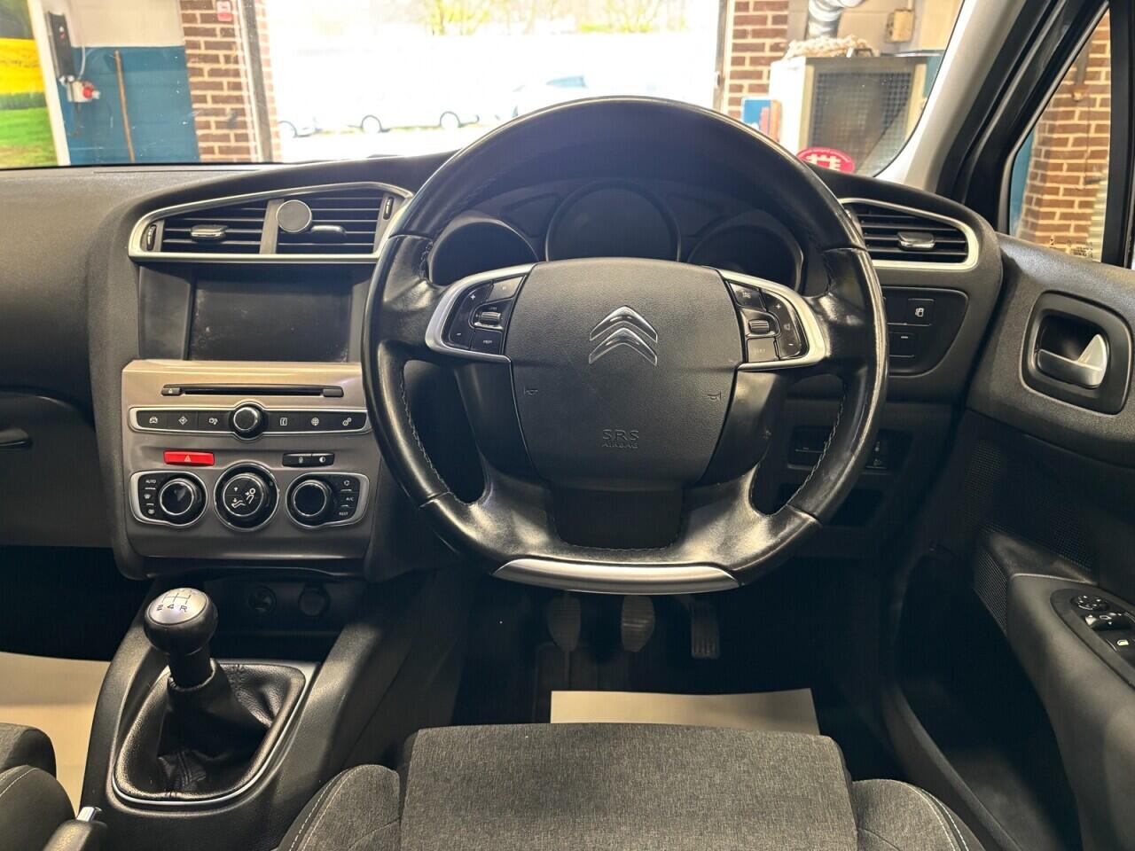 Citroen C4 view 13