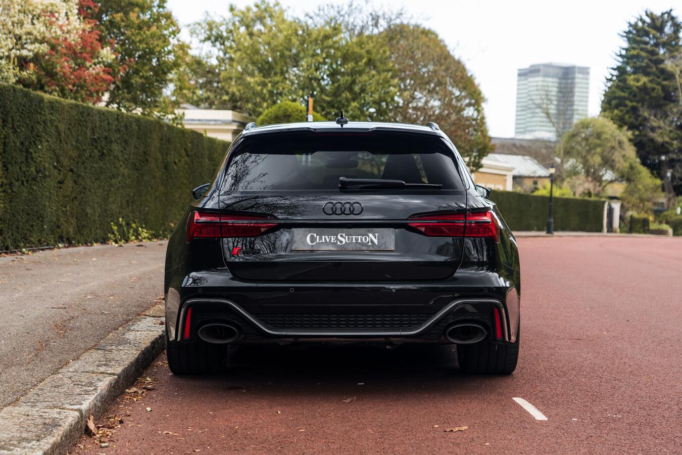 Audi RS6 Avant view 5