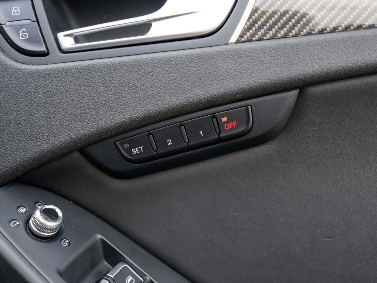 Audi RS4 view 20