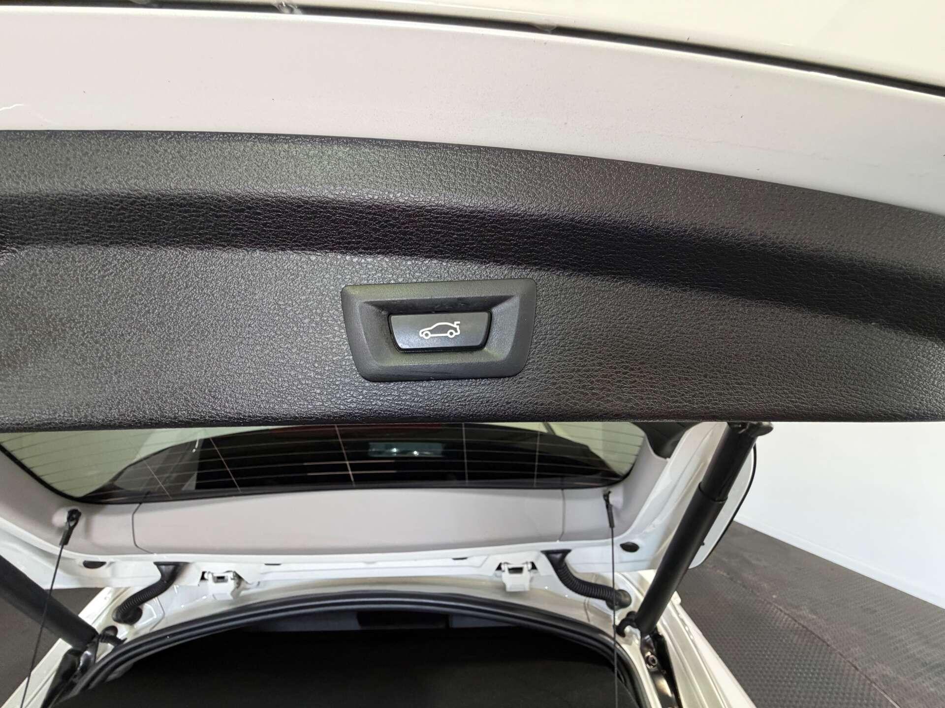 BMW X2 view 21