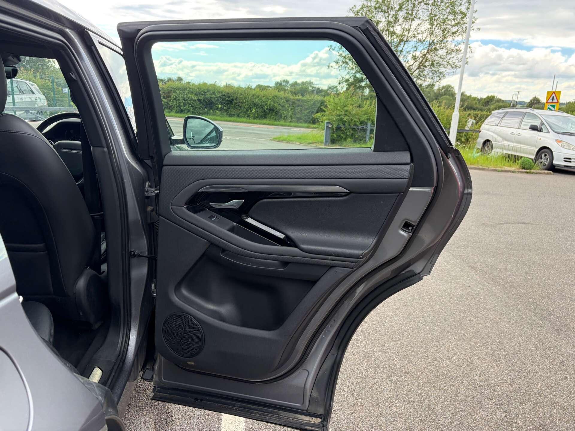 Land Rover Range Rover Evoque view 26