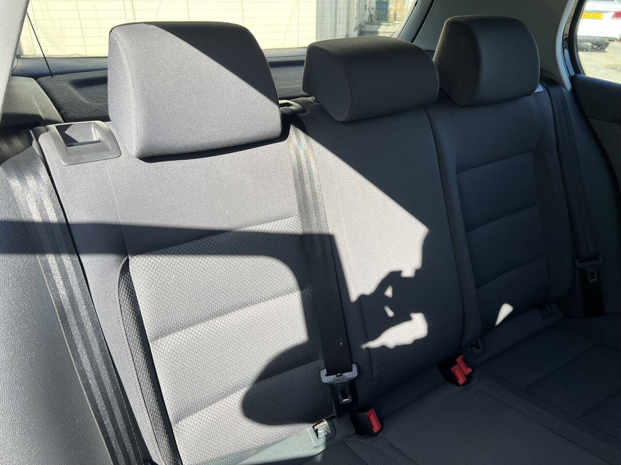 Volkswagen Golf view 19
