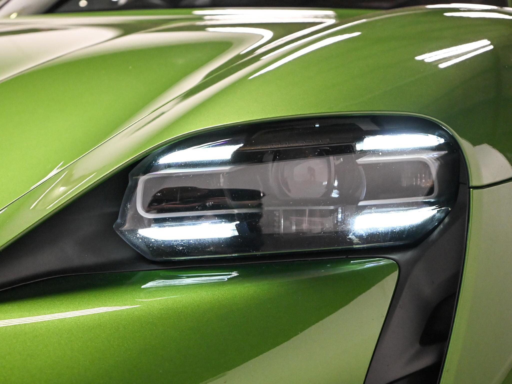 Porsche Taycan view 8