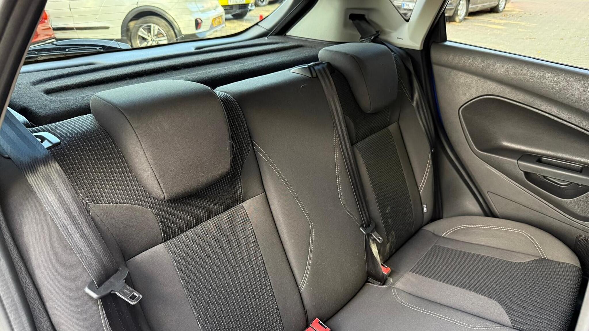 Ford Fiesta view 27