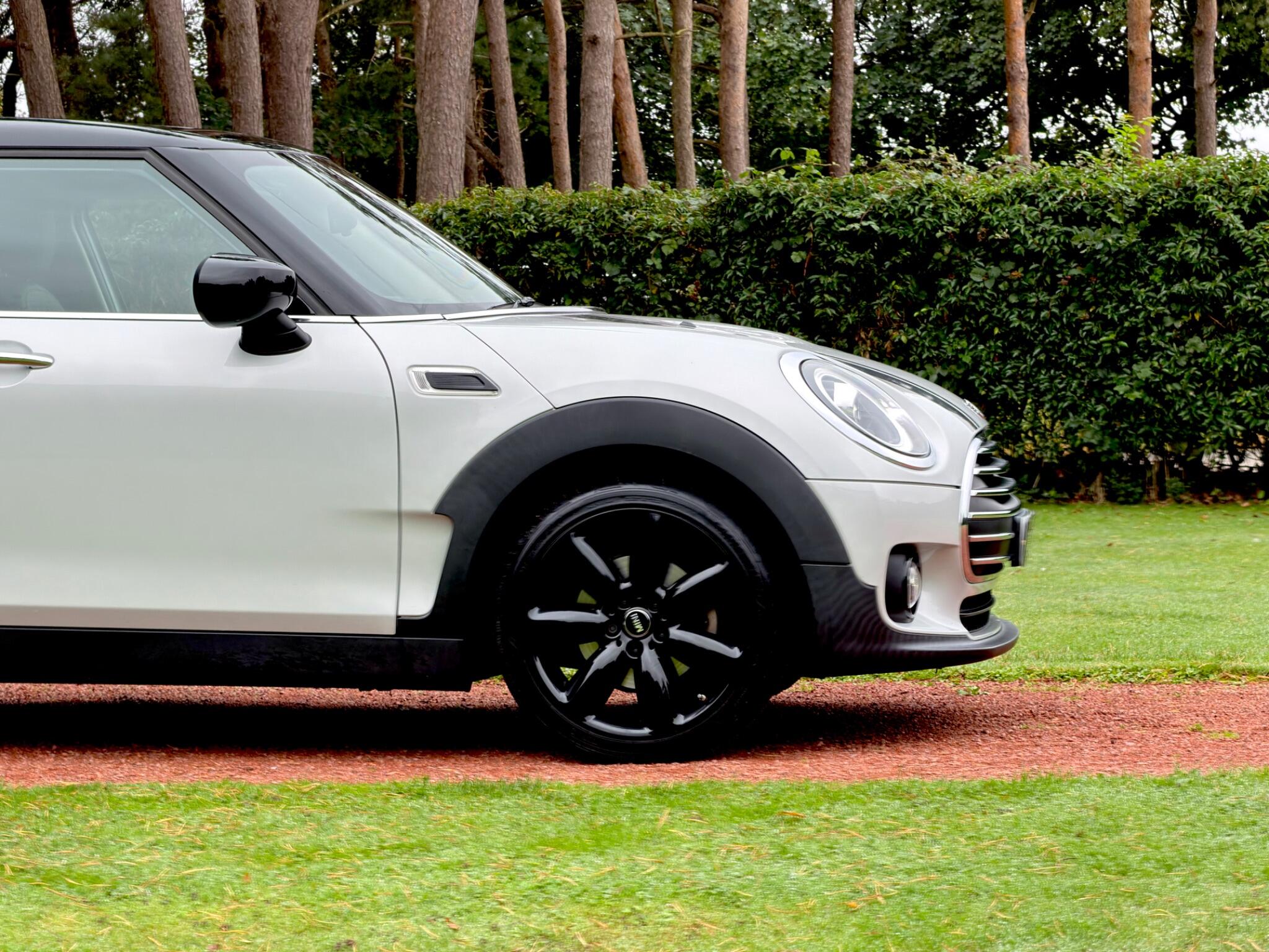 Mini Clubman view 21