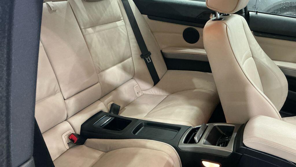 BMW 3 Series view 3